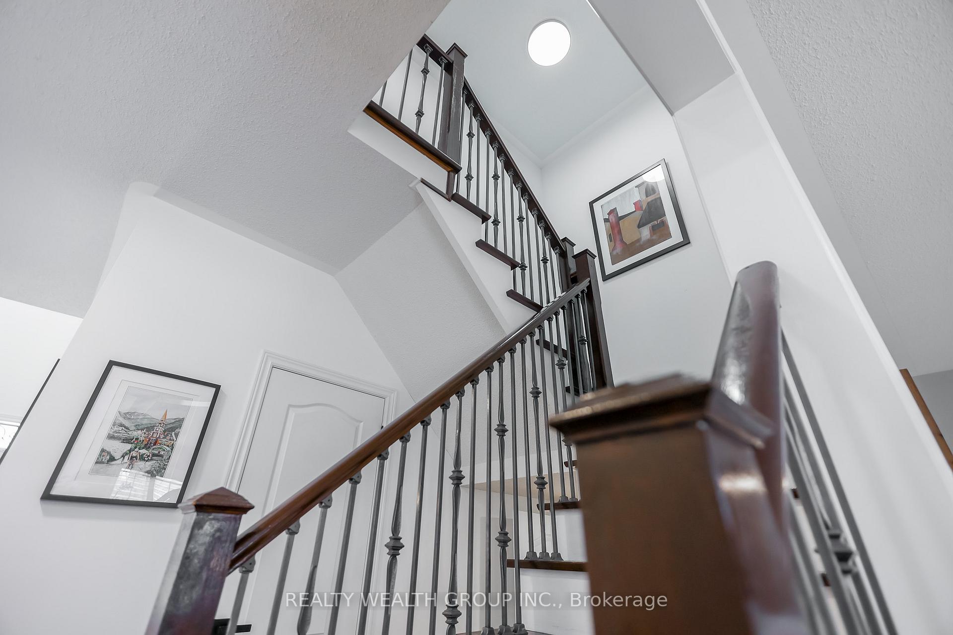 Photo 14 of 22 Halldorson Avenue, Aurora, Bayview Northeast — HOMEH