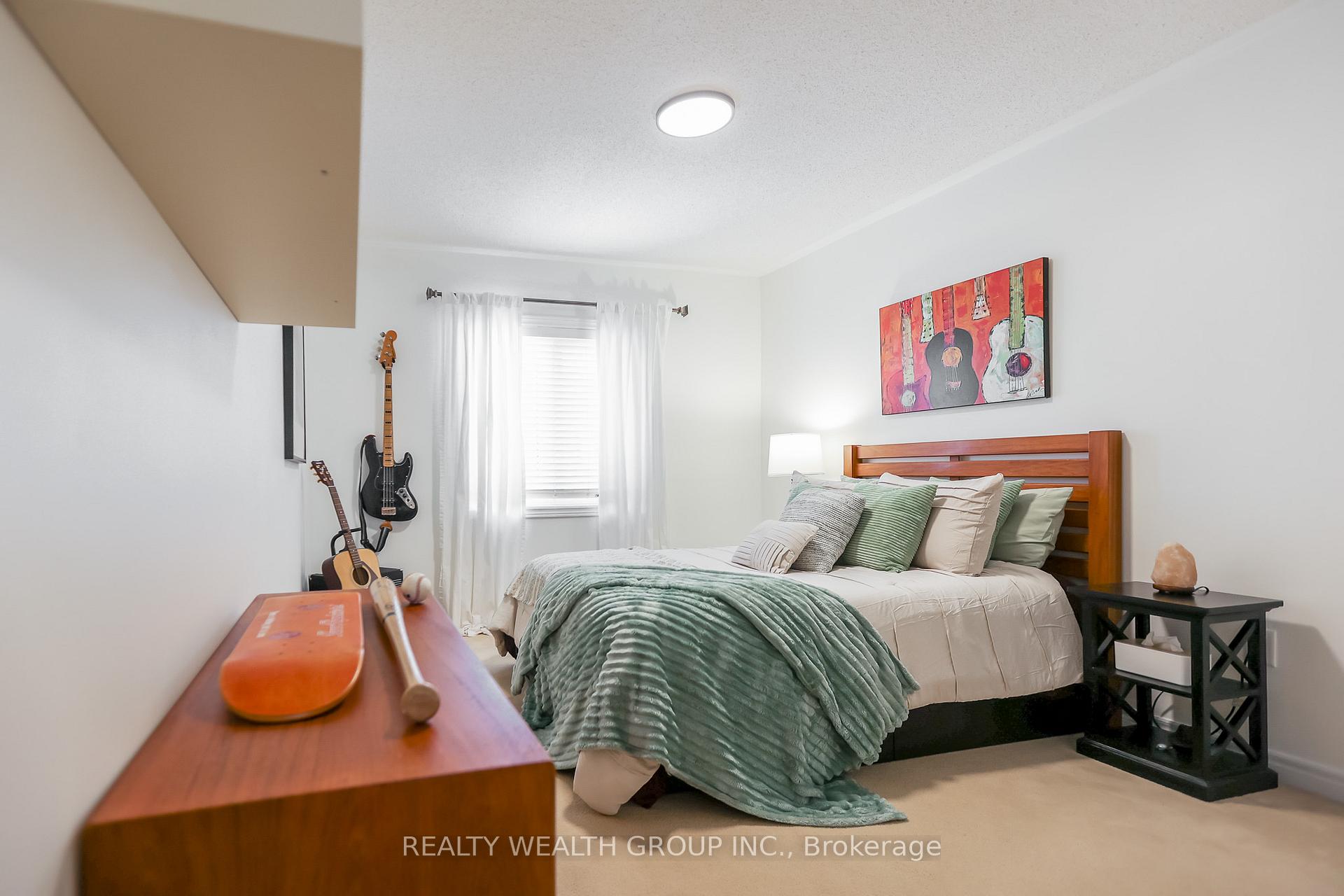 Photo 24 of 22 Halldorson Avenue, Aurora, Bayview Northeast — HOMEH