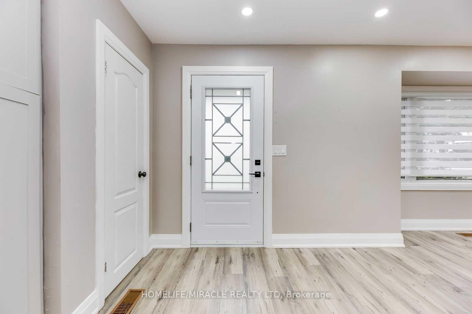 Photo 3 of 154 Elizabeth Street S, Brampton, Brampton South — HOMEH