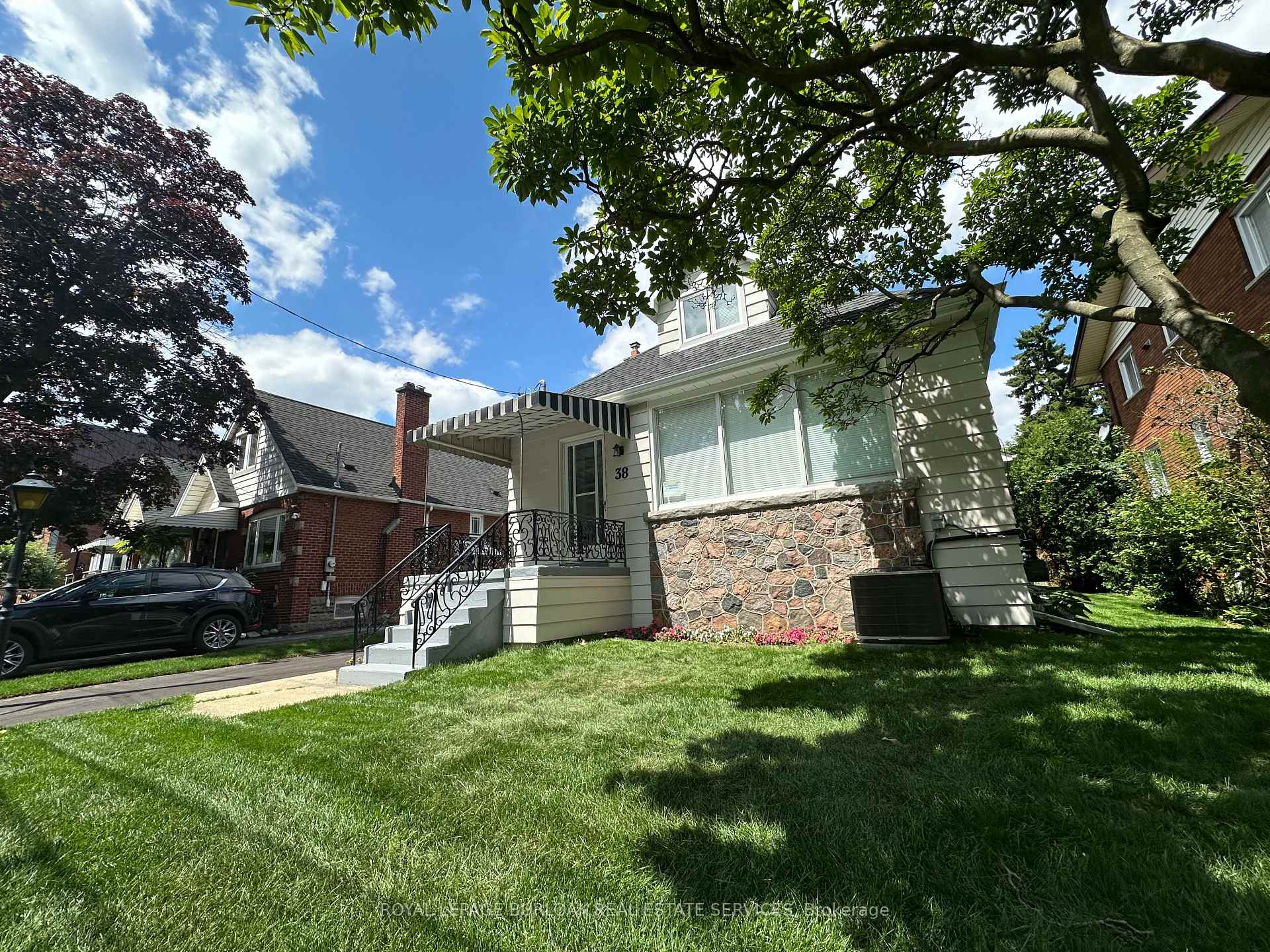 Photo 36 of 38 Viewpoint Avenue, Hamilton, Eastmount — HOMEH