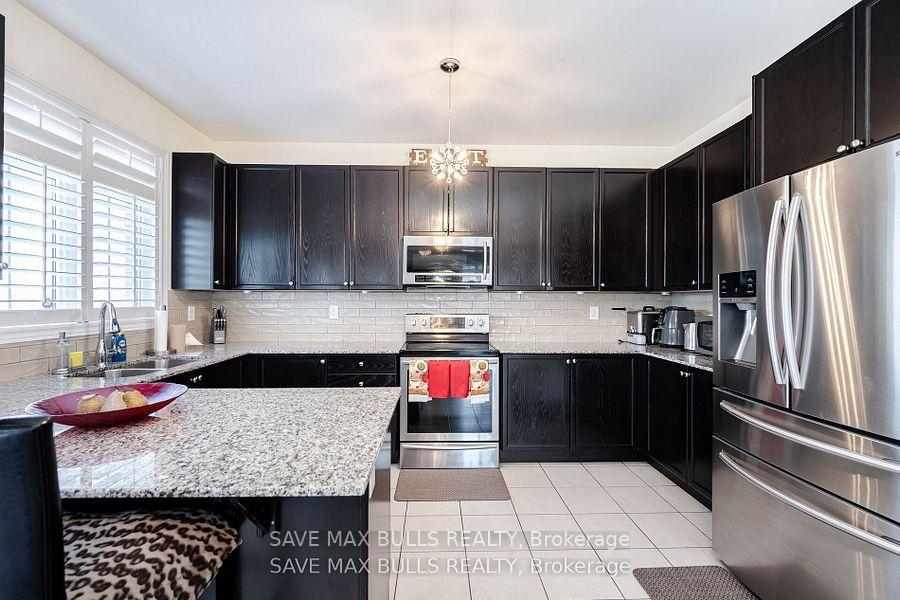 Photo 13 of 92 Veterans Drive, Brampton, Northwest Brampton — HOMEH