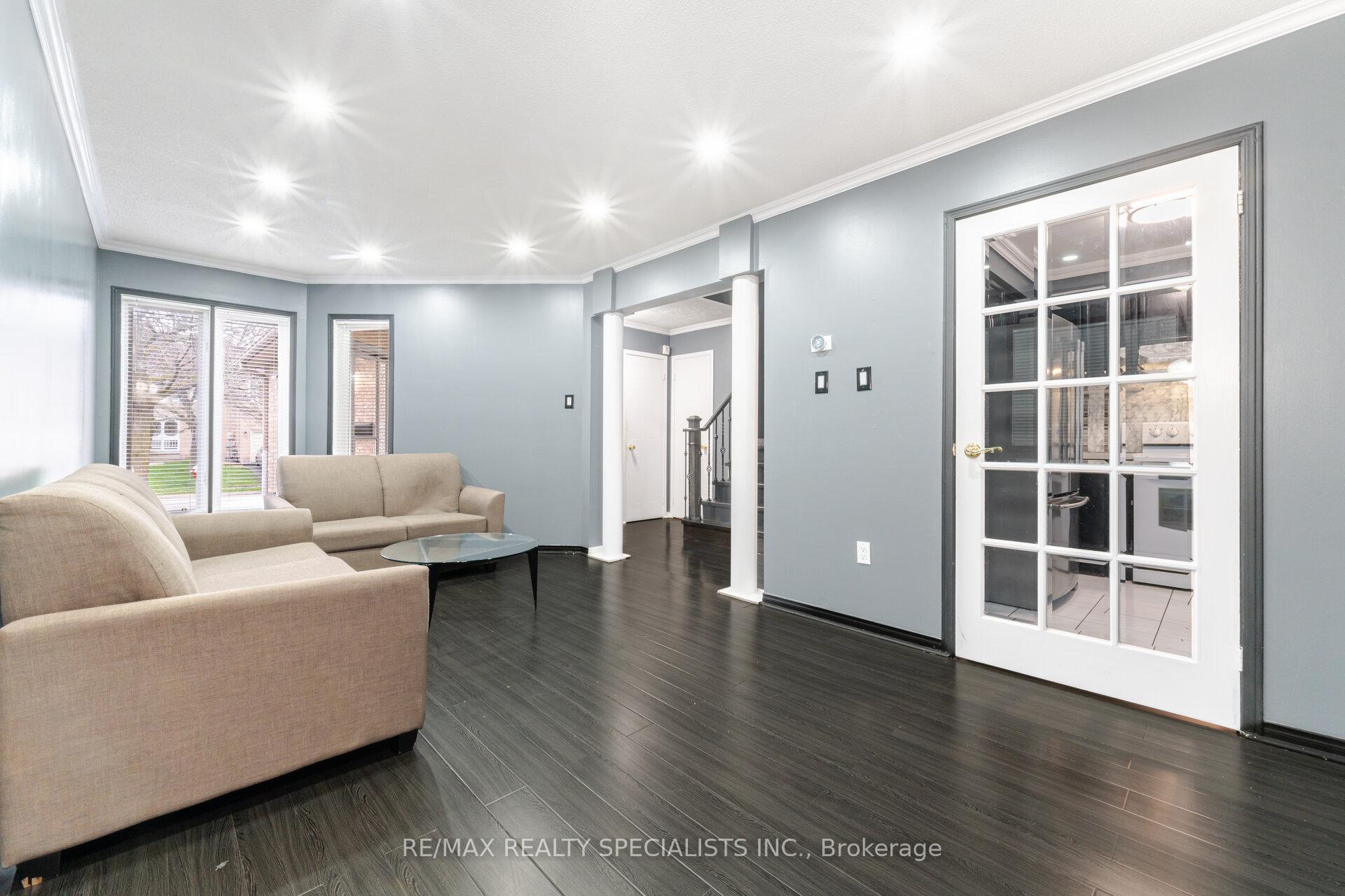 Photo 9 of 71 Cedarwood Crescent, Brampton, Brampton West — HOMEH
