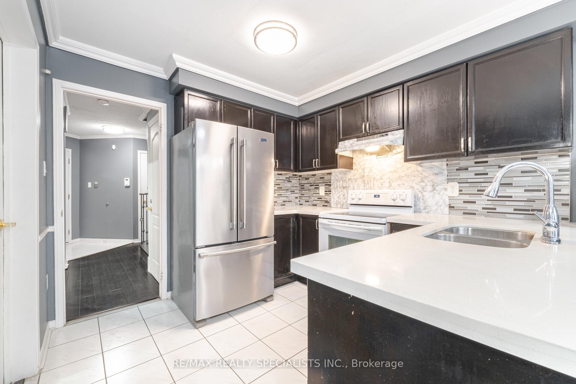 Photo 11 of 71 Cedarwood Crescent, Brampton, Brampton West — HOMEH