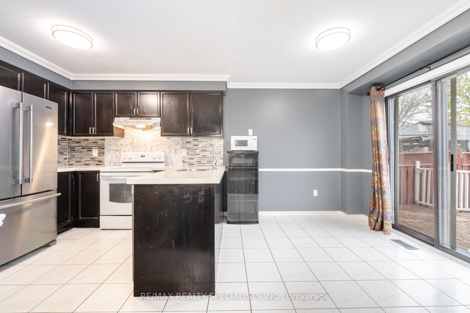 Photo 15 of 71 Cedarwood Crescent, Brampton, Brampton West — HOMEH