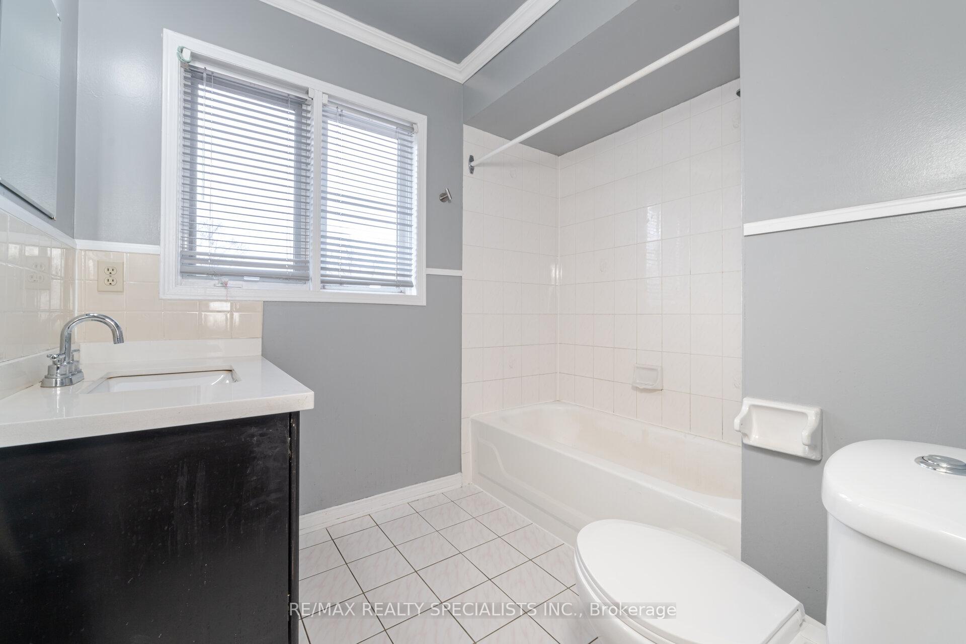 Photo 30 of 71 Cedarwood Crescent, Brampton, Brampton West — HOMEH