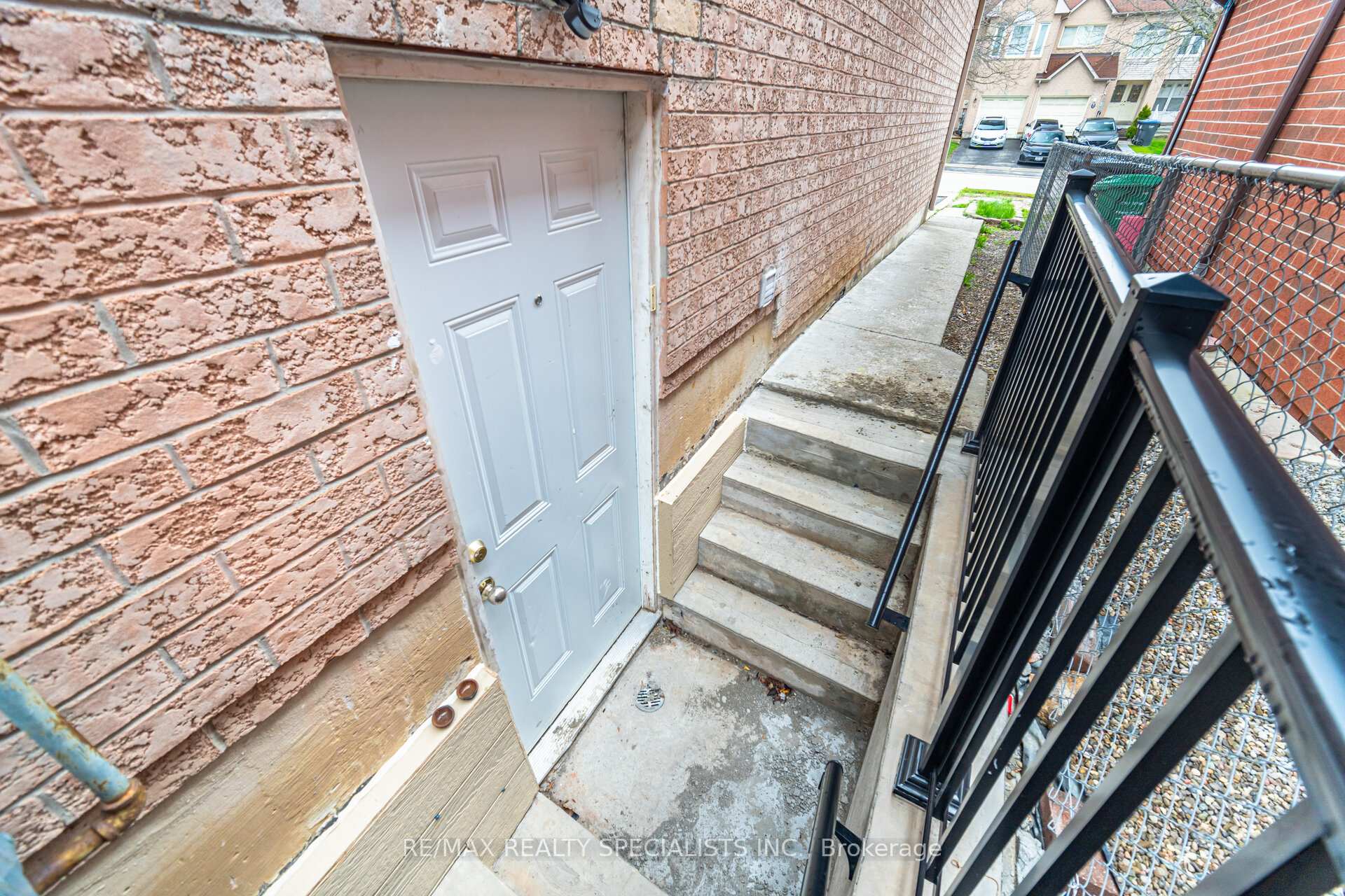Photo 32 of 71 Cedarwood Crescent, Brampton, Brampton West — HOMEH