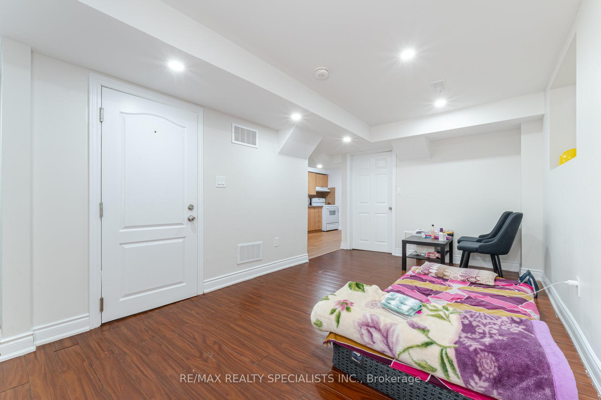 Photo 35 of 71 Cedarwood Crescent, Brampton, Brampton West — HOMEH