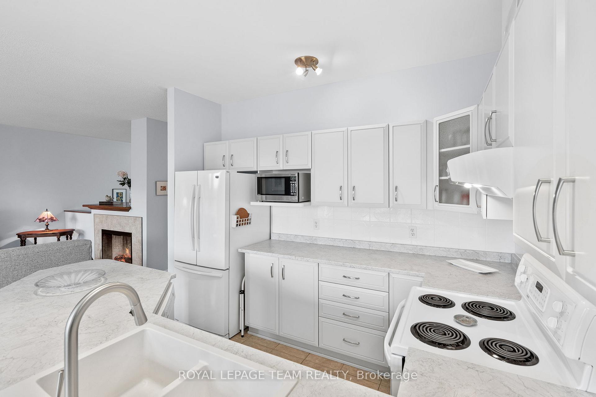 Photo 12 of 13 Eileen Crescent, Ottawa, Stittsville (Central) — HOMEH
