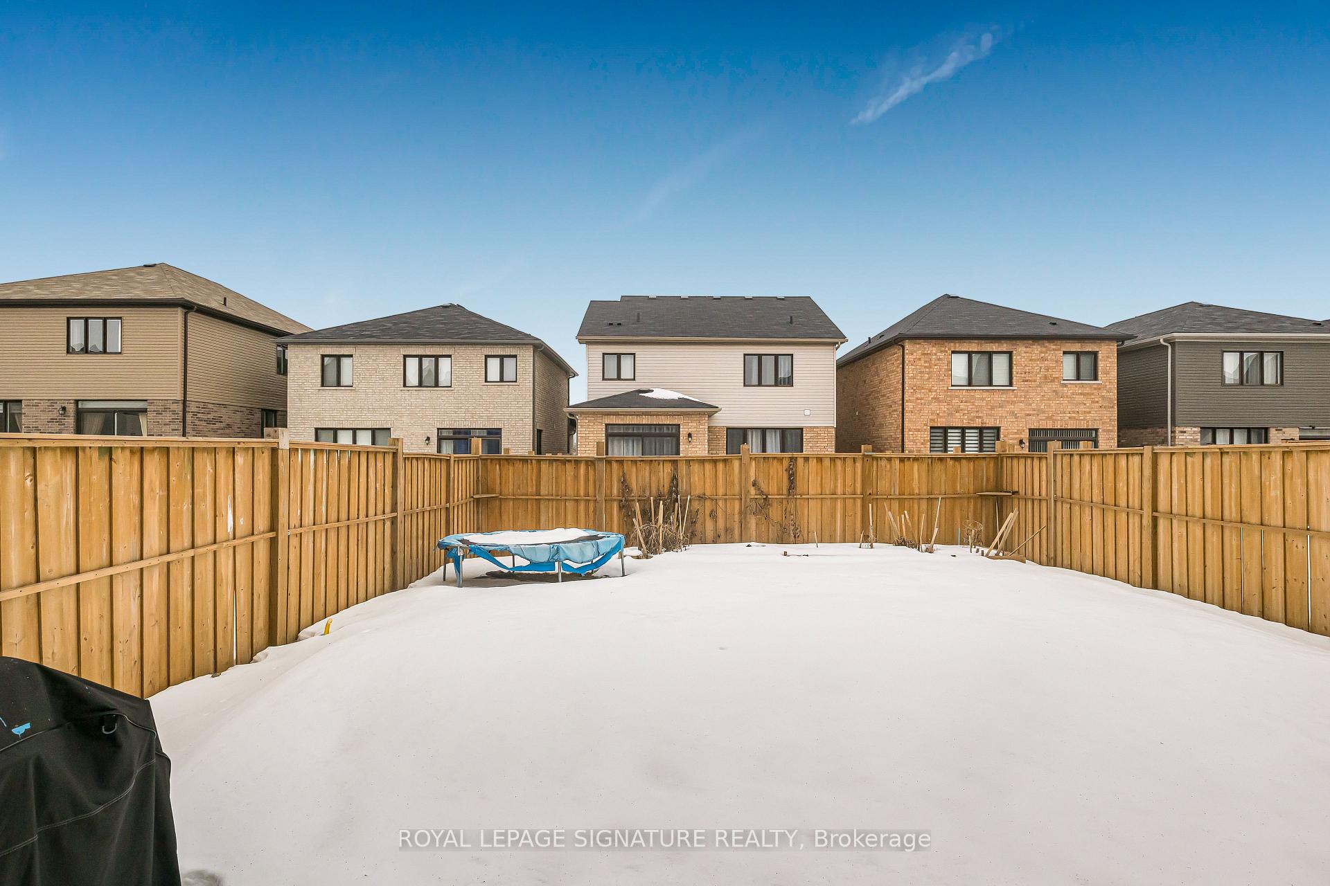 Photo 4 of 220 Bedrock Drive, Hamilton, Stoney Creek Mountain — HOMEH