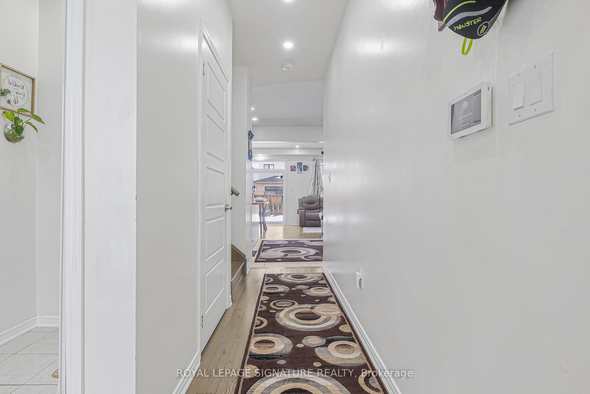 Photo 10 of 220 Bedrock Drive, Hamilton, Stoney Creek Mountain — HOMEH