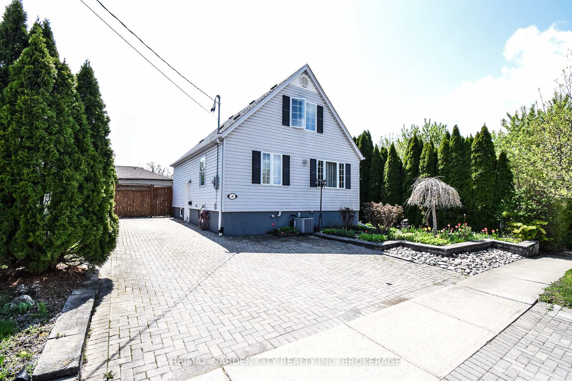 Front of 39 Clayburn Avenue