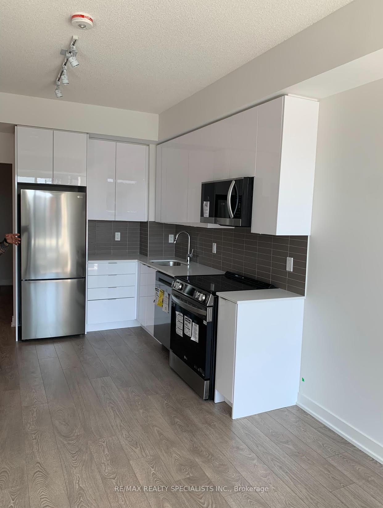 Photo 3 of Unit 209, 225 Malta Avenue, Brampton, Fletcher's Creek South — HOMEH