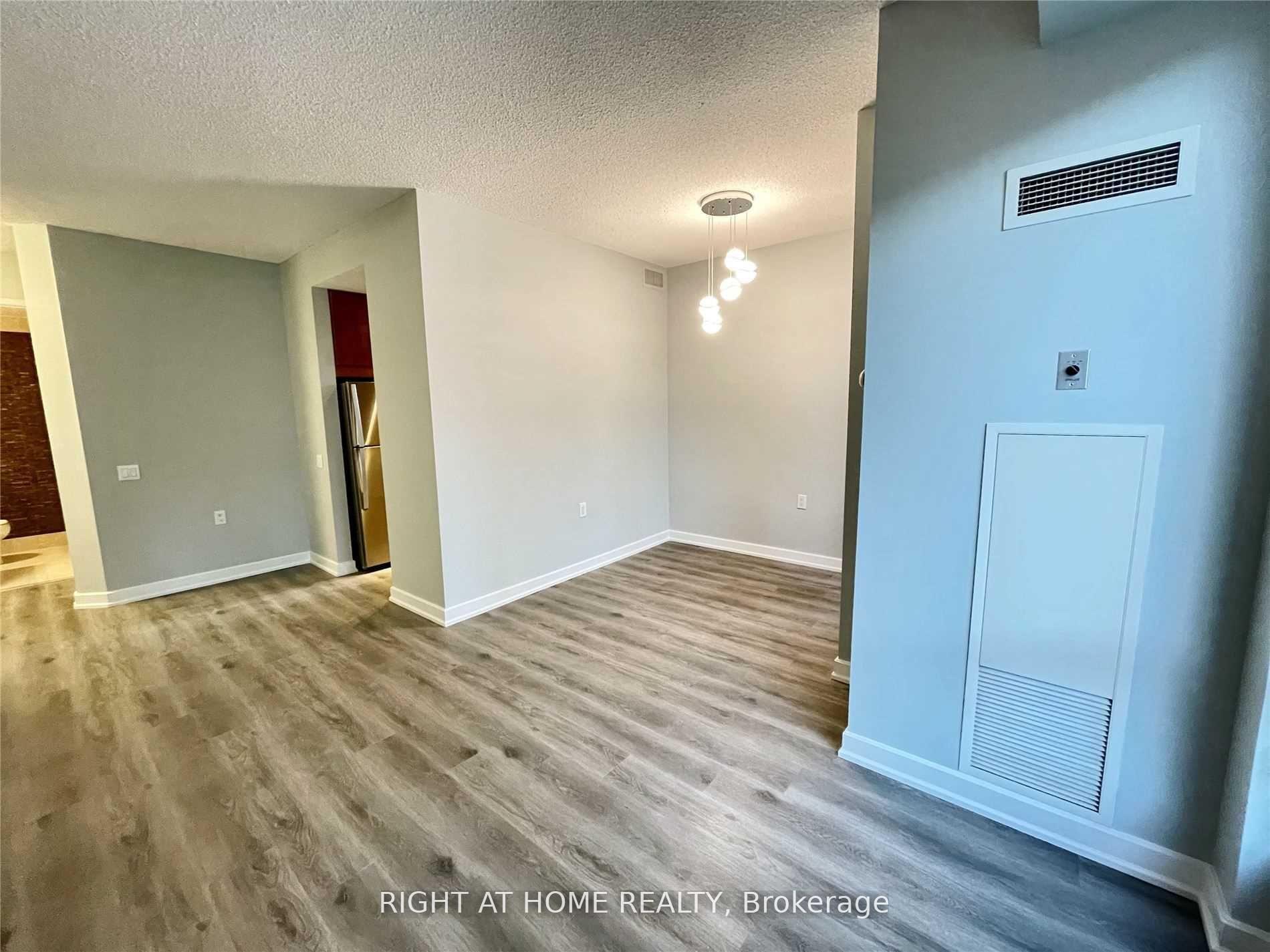 Photo 6 of Unit 902, 85 Bloor Street E, Toronto, Church-Yonge Corridor — HOMEH