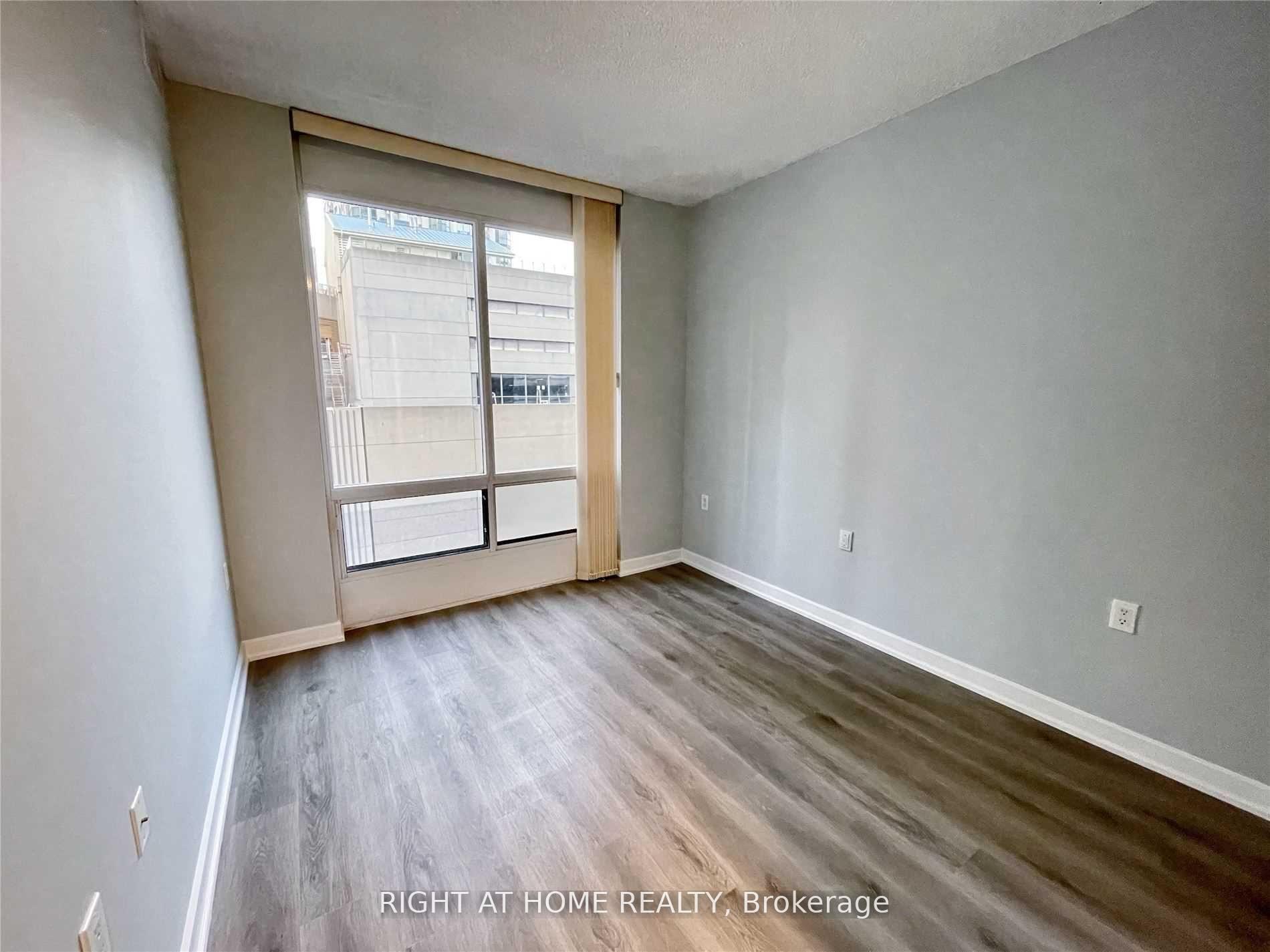Photo 7 of Unit 902, 85 Bloor Street E, Toronto, Church-Yonge Corridor — HOMEH