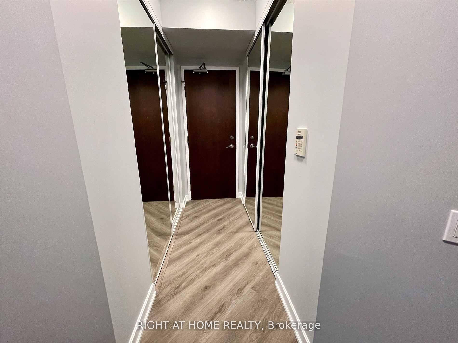 Photo 12 of Unit 902, 85 Bloor Street E, Toronto, Church-Yonge Corridor — HOMEH