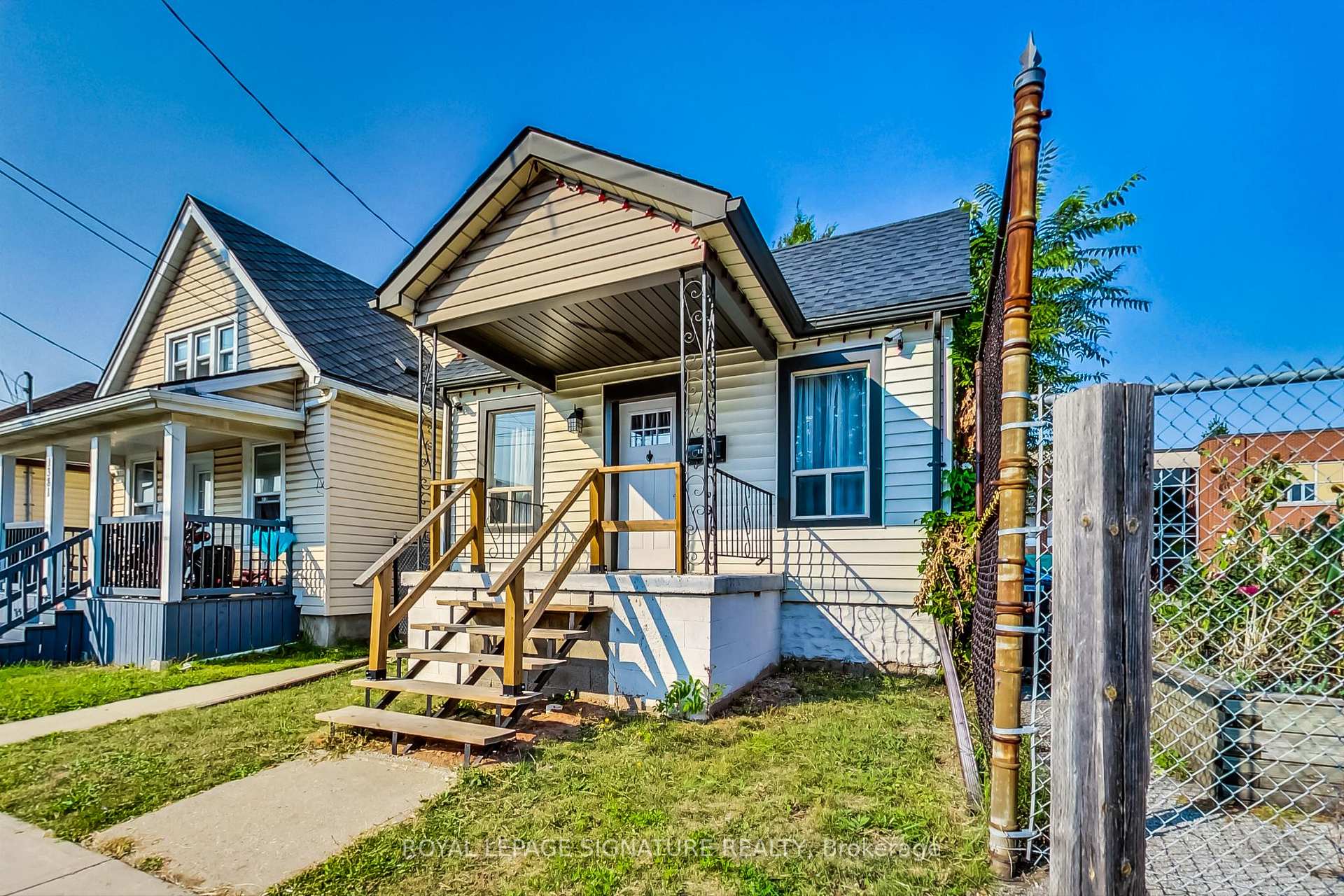 Photo 1 of 1383 Cannon Street E, Hamilton, Crown Point — HOMEH