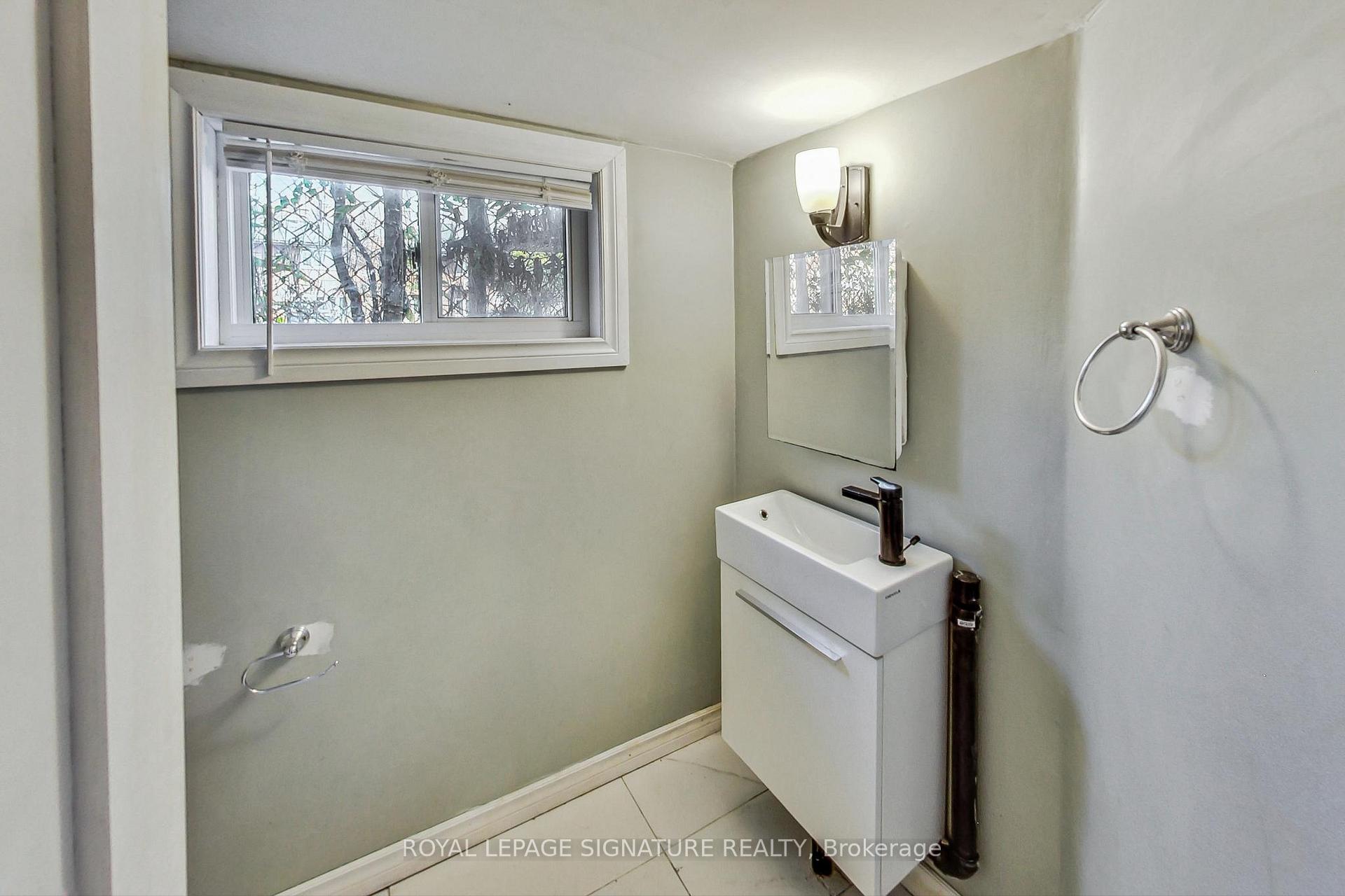 Photo 19 of 1383 Cannon Street E, Hamilton, Crown Point — HOMEH