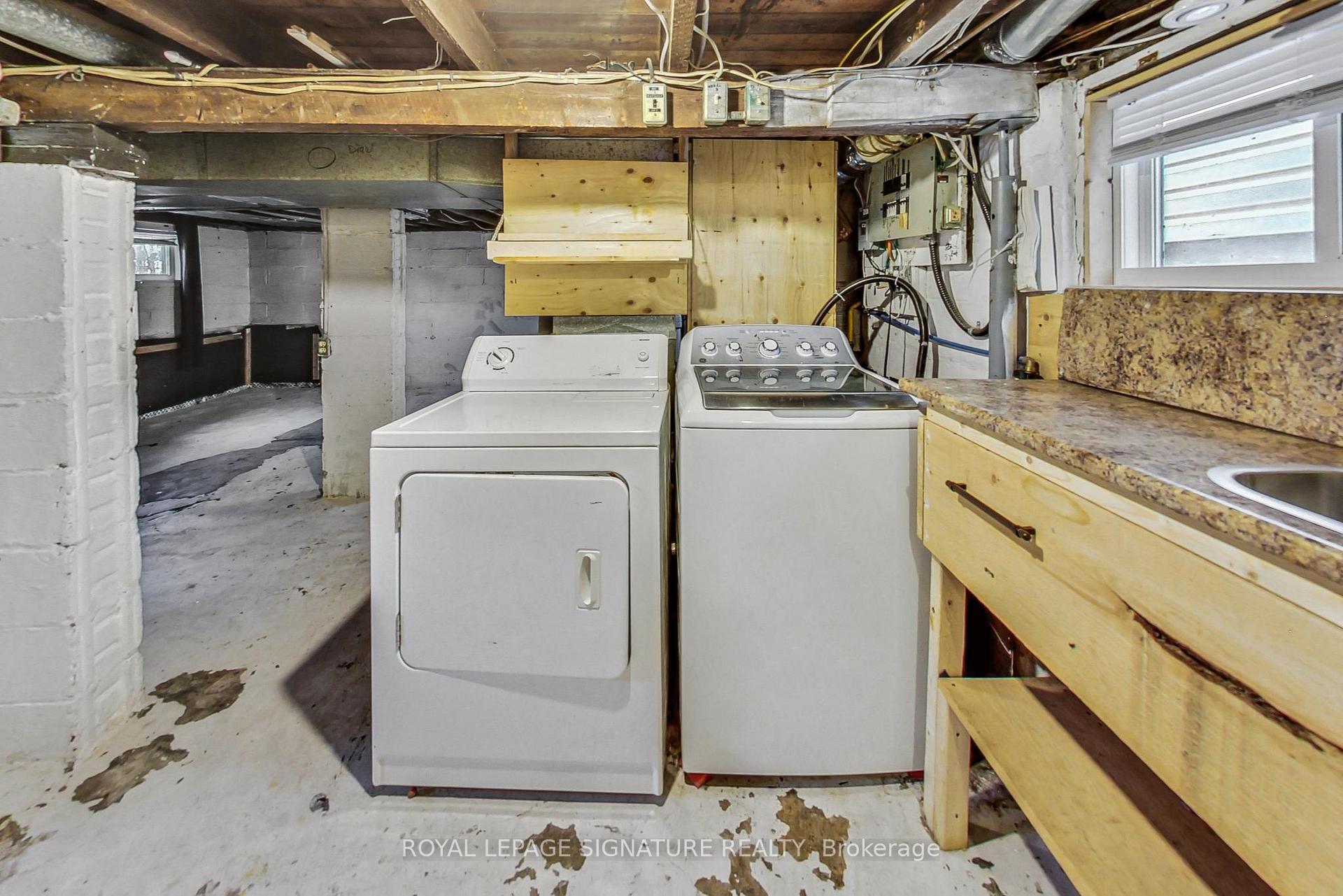 Photo 20 of 1383 Cannon Street E, Hamilton, Crown Point — HOMEH
