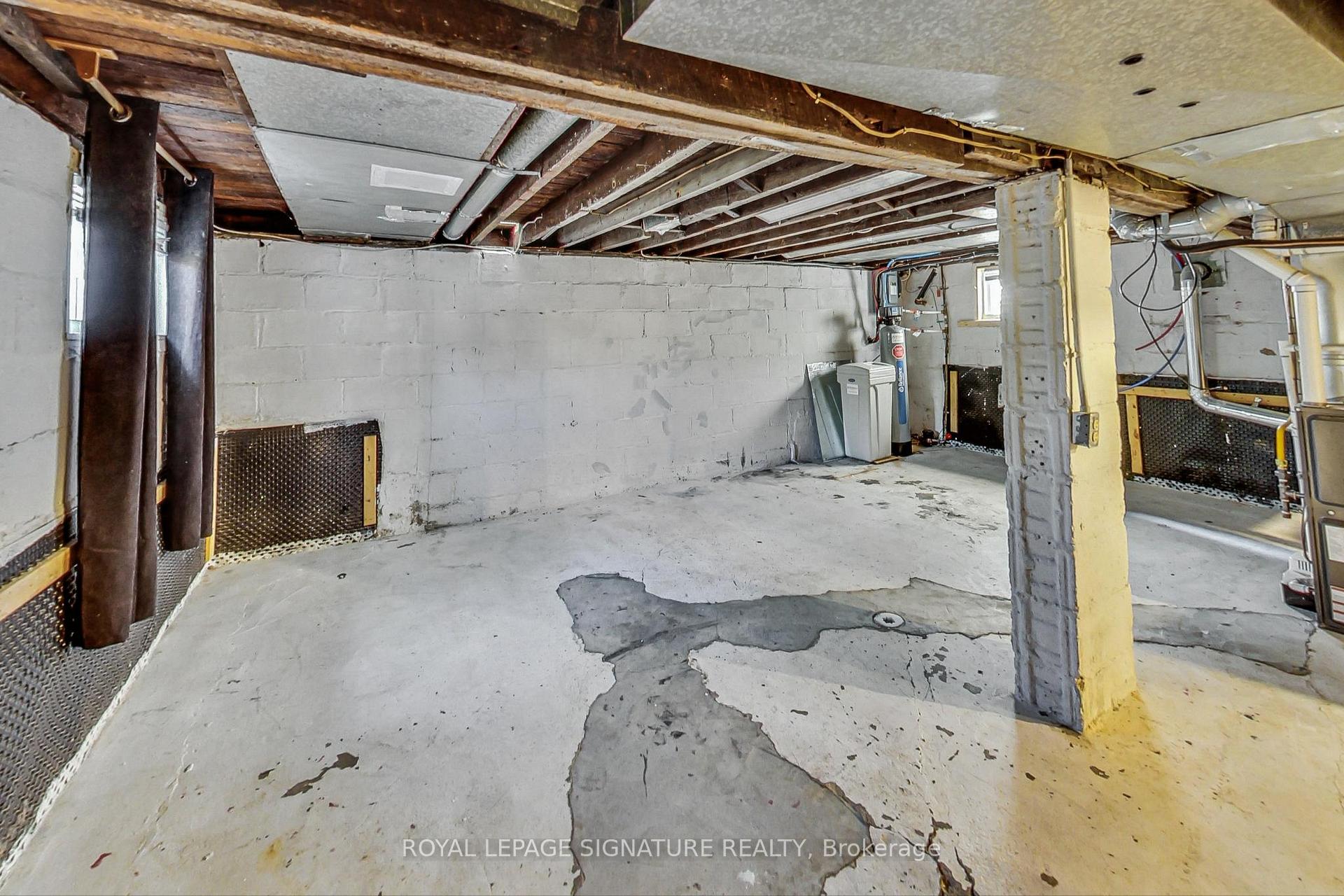 Photo 22 of 1383 Cannon Street E, Hamilton, Crown Point — HOMEH