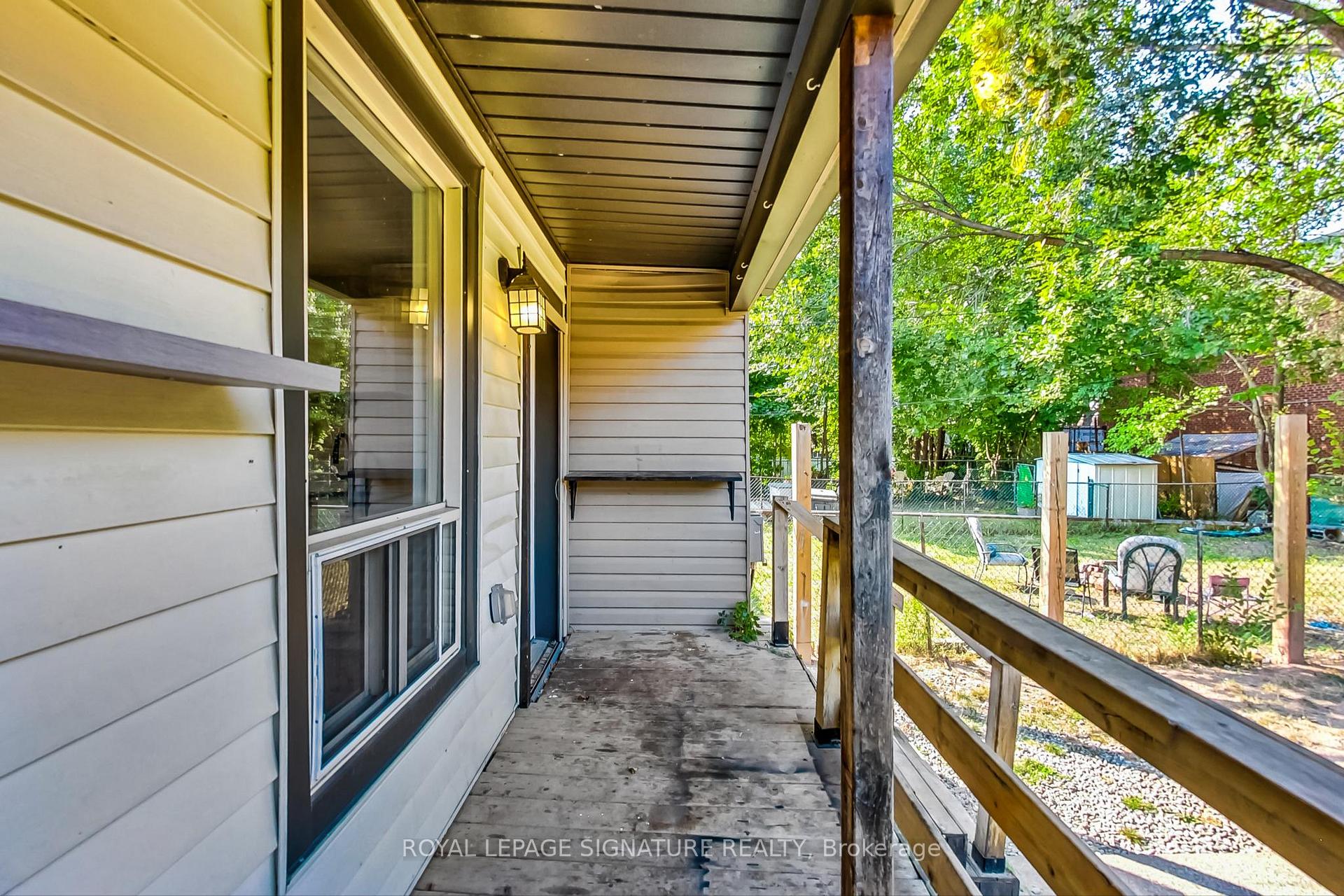 Photo 23 of 1383 Cannon Street E, Hamilton, Crown Point — HOMEH