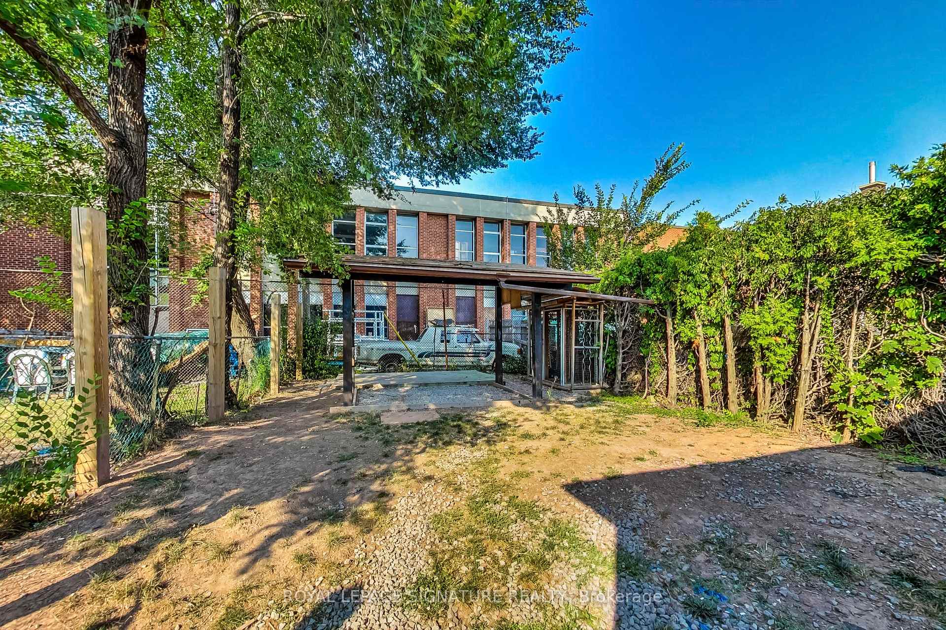 Photo 26 of 1383 Cannon Street E, Hamilton, Crown Point — HOMEH