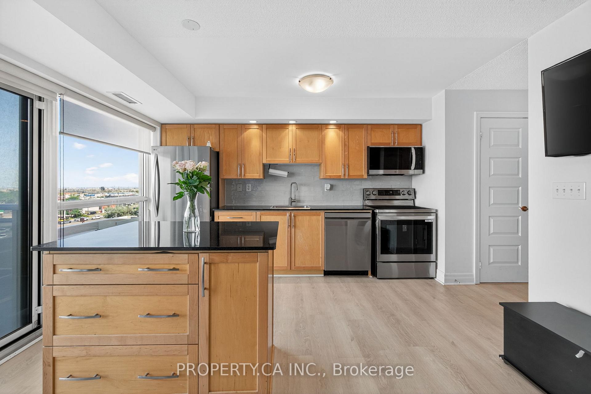 Photo 11 of Unit 611, 215 Queen Street E, Brampton, Queen Street Corridor — HOMEH