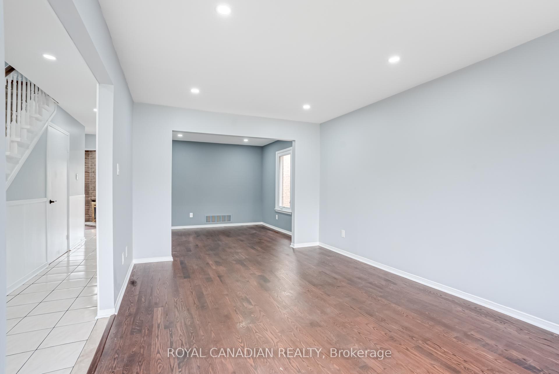 Photo 1 of 28 Nickel Crescent, Brampton, Westgate — HOMEH