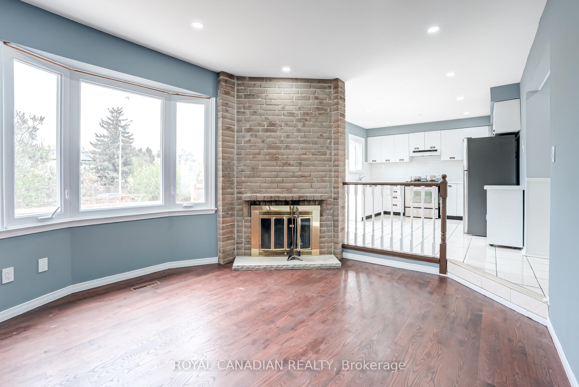 Photo 4 of 28 Nickel Crescent, Brampton, Westgate — HOMEH