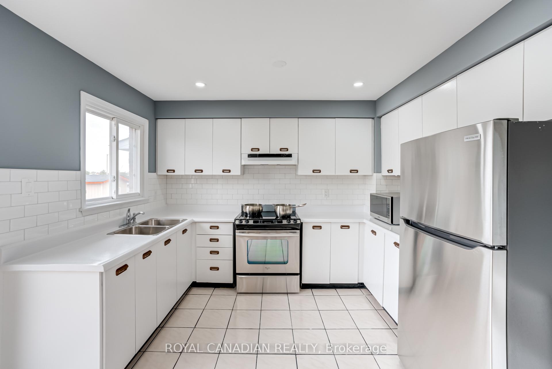 Photo 8 of 28 Nickel Crescent, Brampton, Westgate — HOMEH