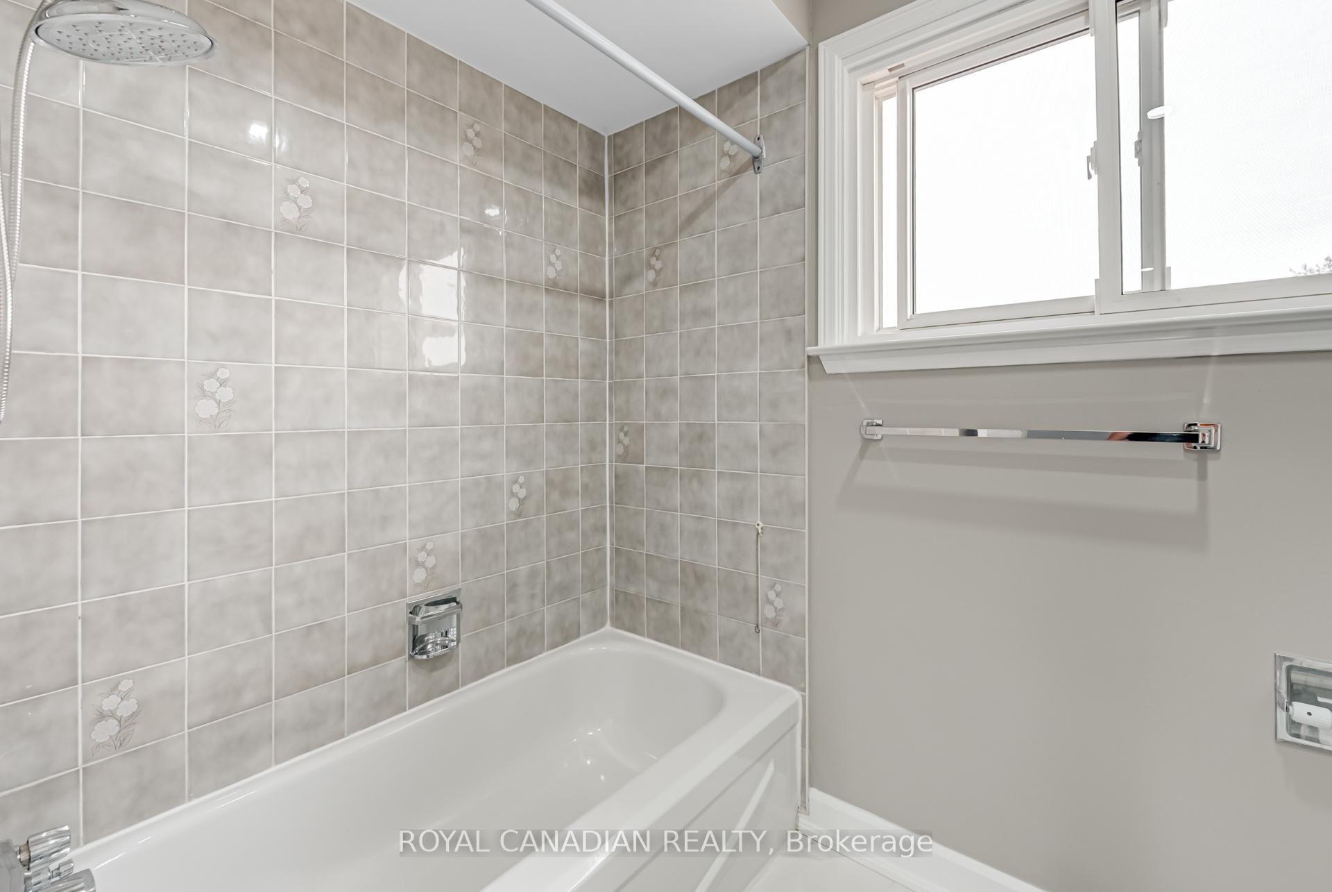 Photo 30 of 28 Nickel Crescent, Brampton, Westgate — HOMEH