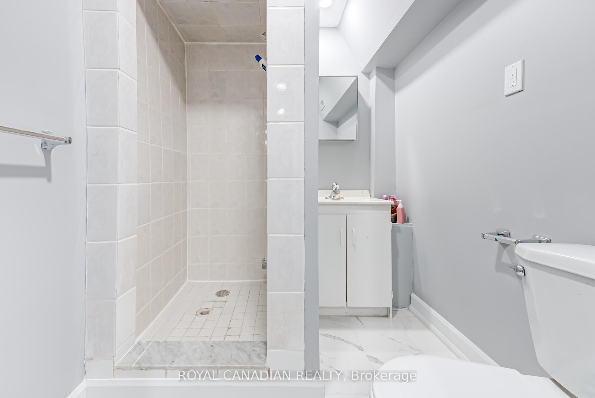Photo 15 of 28 Nickel Crescent, Brampton, Westgate — HOMEH