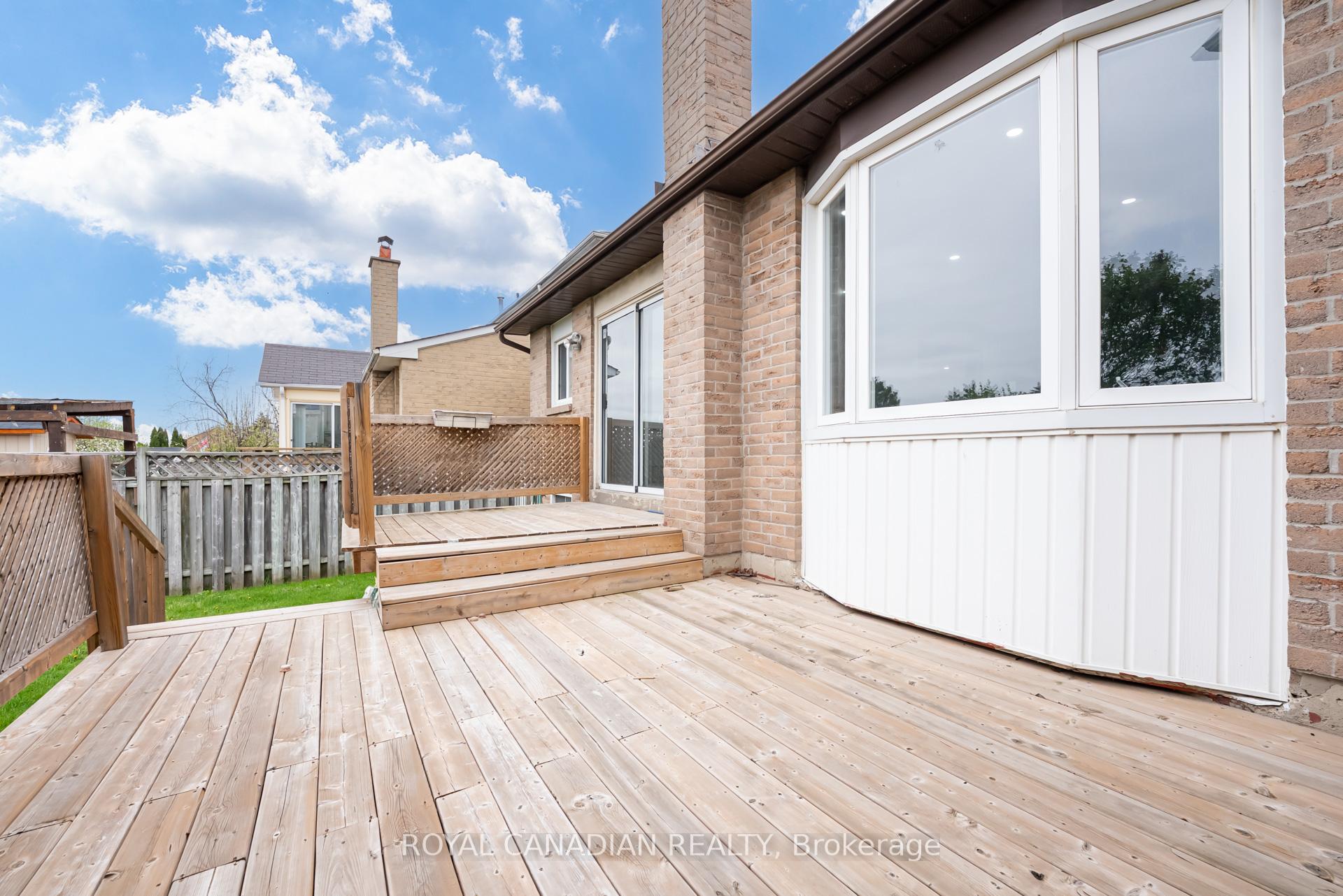 Photo 18 of 28 Nickel Crescent, Brampton, Westgate — HOMEH