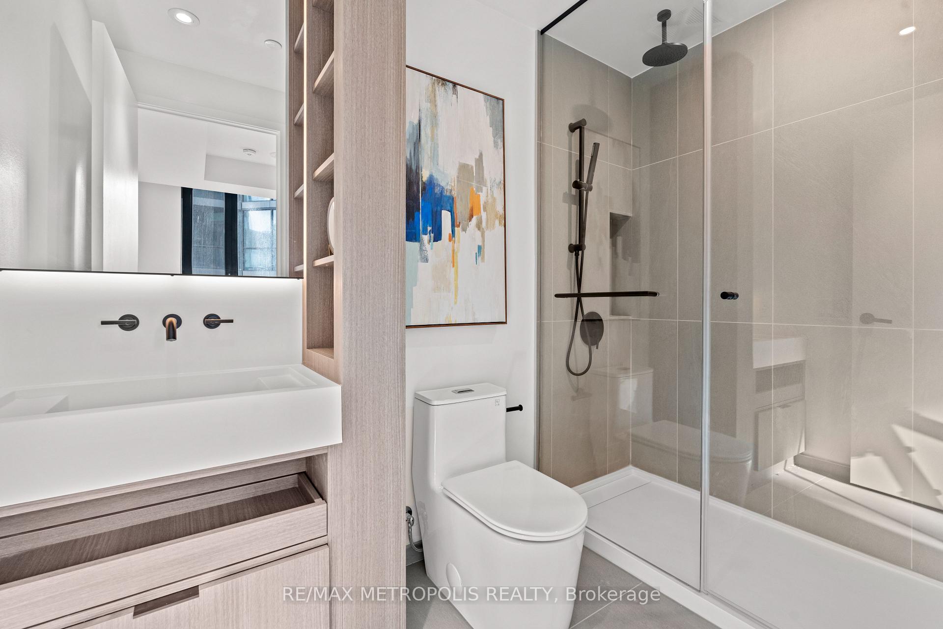 Photo 4 of Unit 810, 55 Charles Street E, Toronto, Church-Yonge Corridor — HOMEH