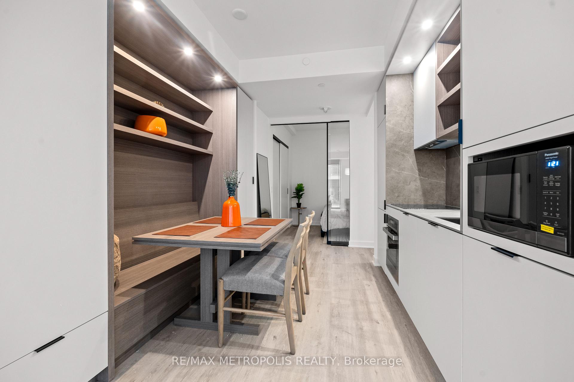 Photo 11 of Unit 810, 55 Charles Street E, Toronto, Church-Yonge Corridor — HOMEH