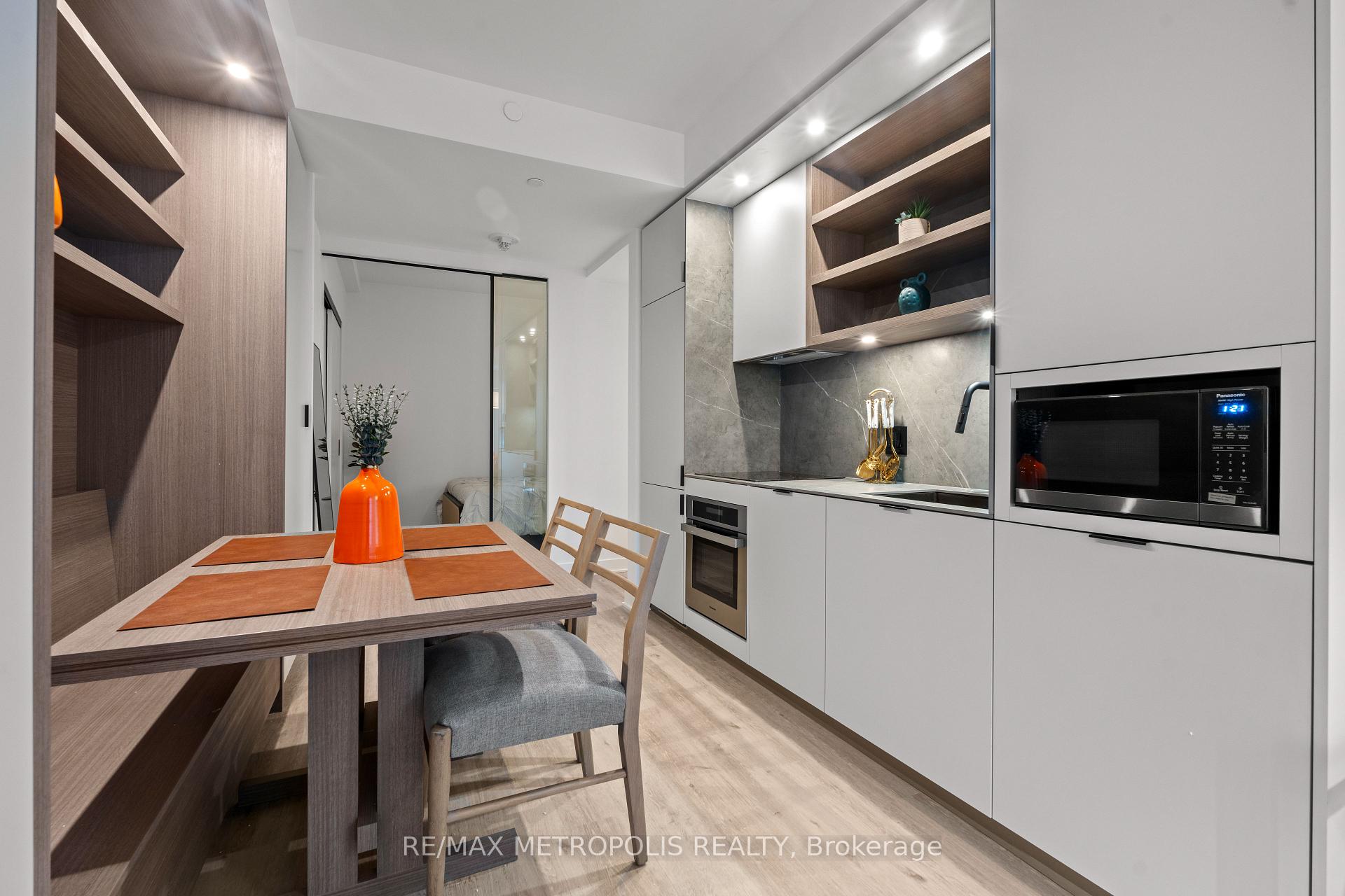 Photo 12 of Unit 810, 55 Charles Street E, Toronto, Church-Yonge Corridor — HOMEH