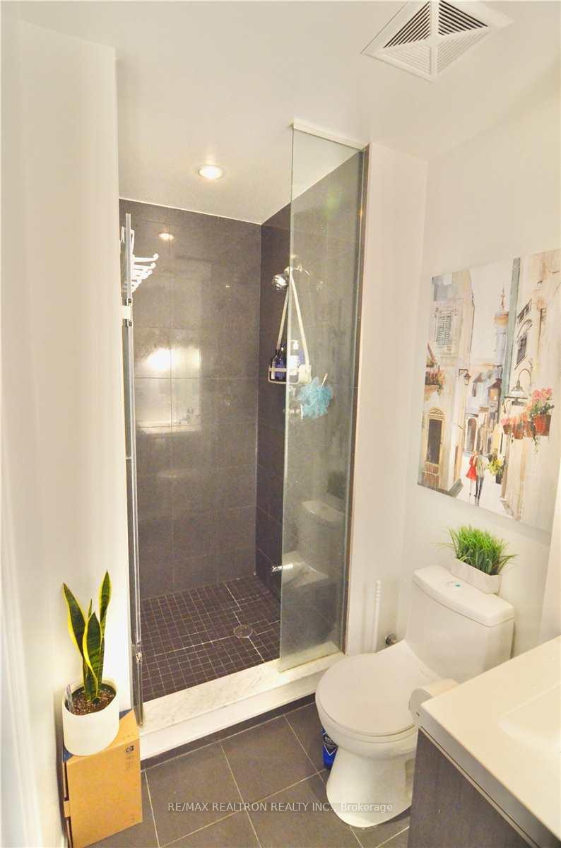 Photo 5 of Unit 4901, 8 The Esplanade, Toronto, Waterfront Communities — HOMEH