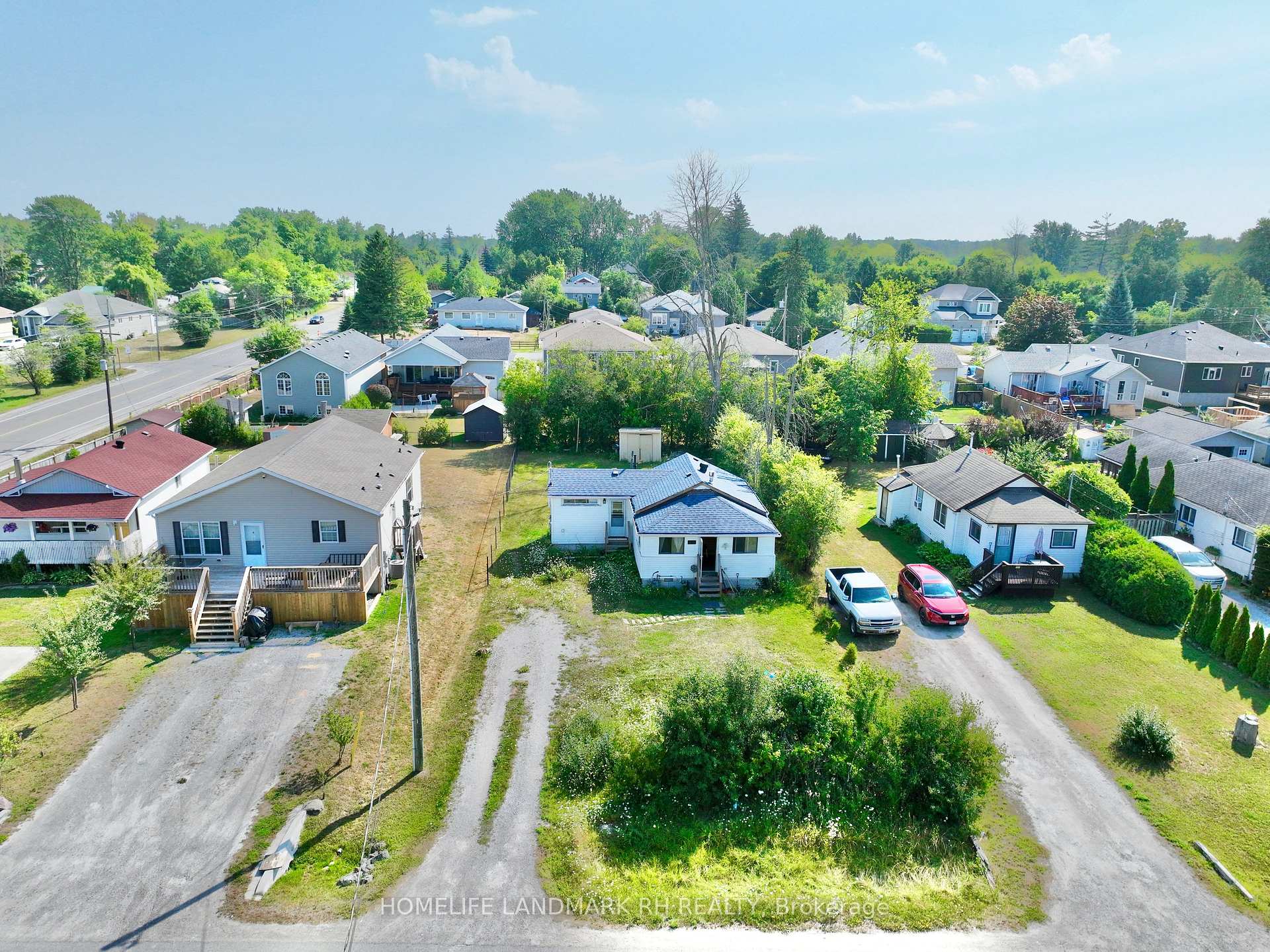 Photo 2 of 795 Third Avenue, Georgina, Historic Lakeshore Communities — HOMEH