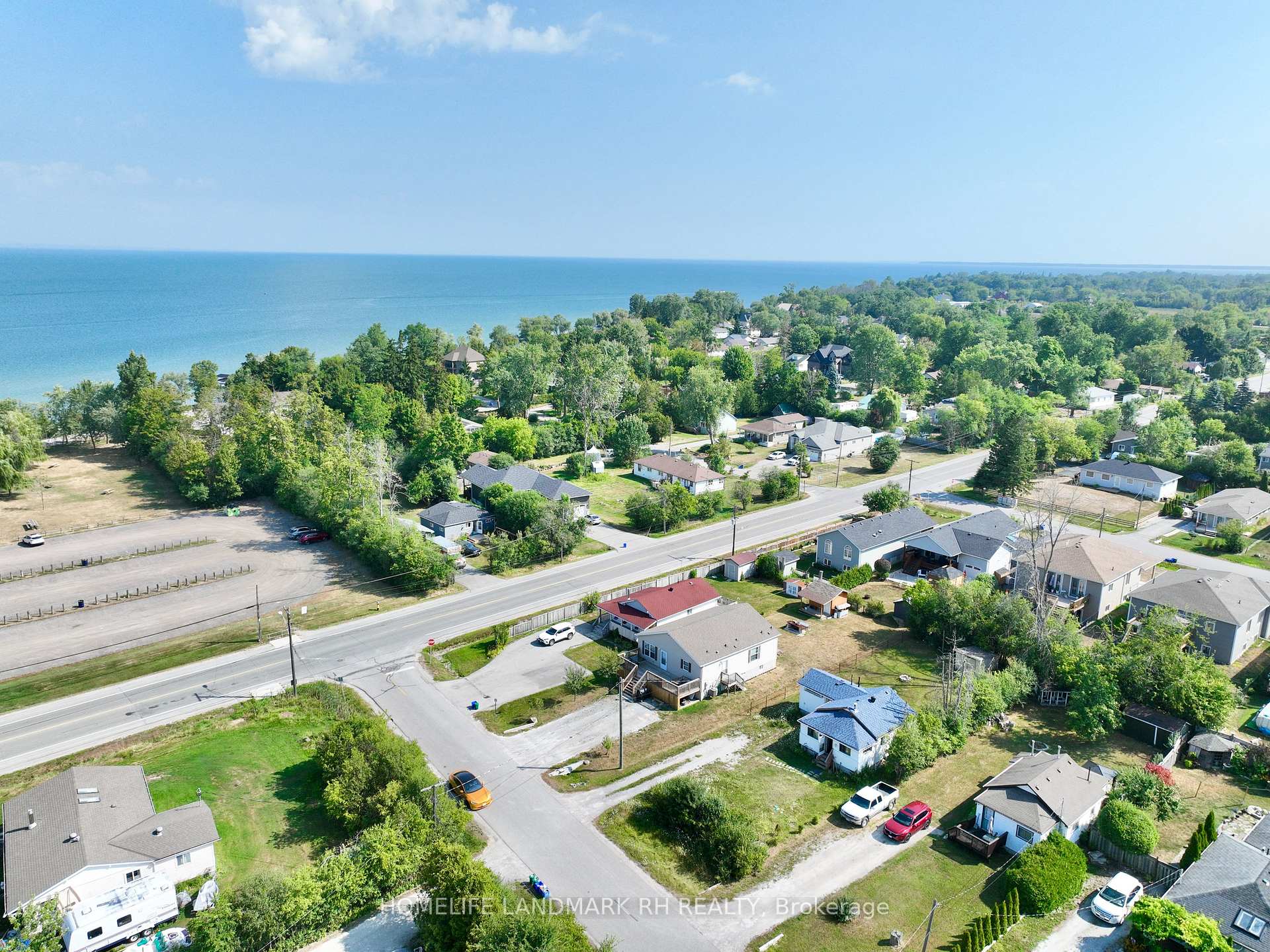 Photo 6 of 795 Third Avenue, Georgina, Historic Lakeshore Communities — HOMEH
