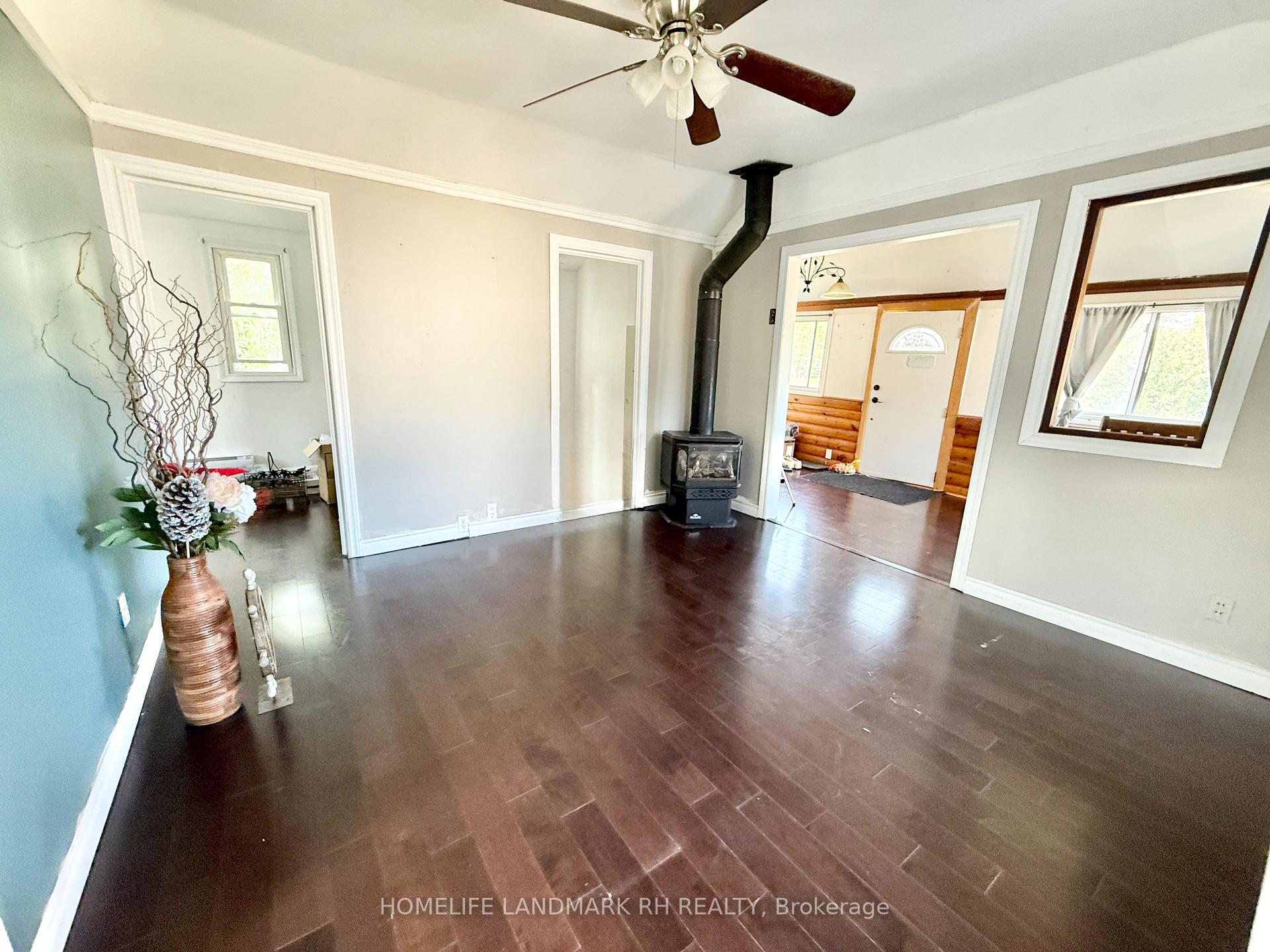 Photo 9 of 795 Third Avenue, Georgina, Historic Lakeshore Communities — HOMEH