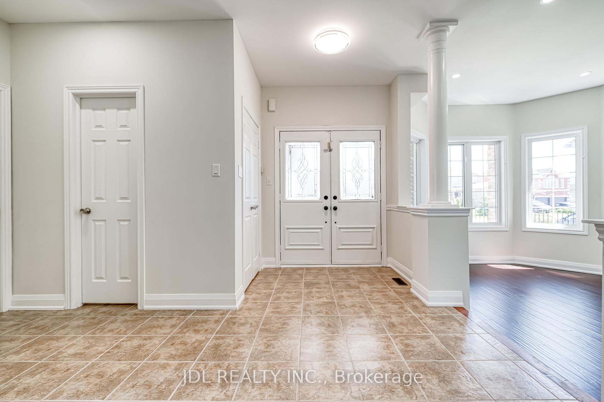 Photo 5 of 63 Joseph Crescent, Barrie, Painswick South — HOMEH