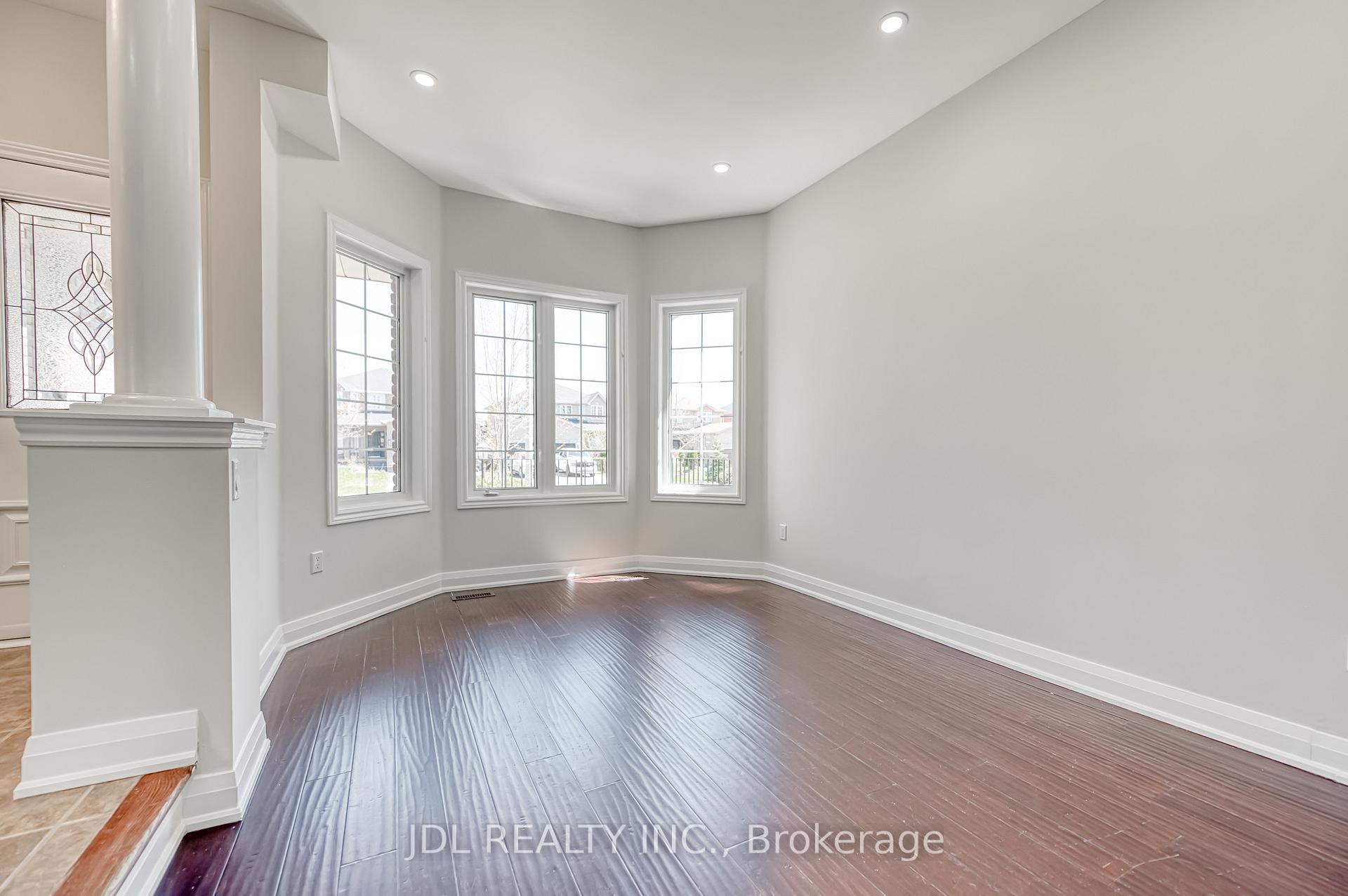 Photo 6 of 63 Joseph Crescent, Barrie, Painswick South — HOMEH