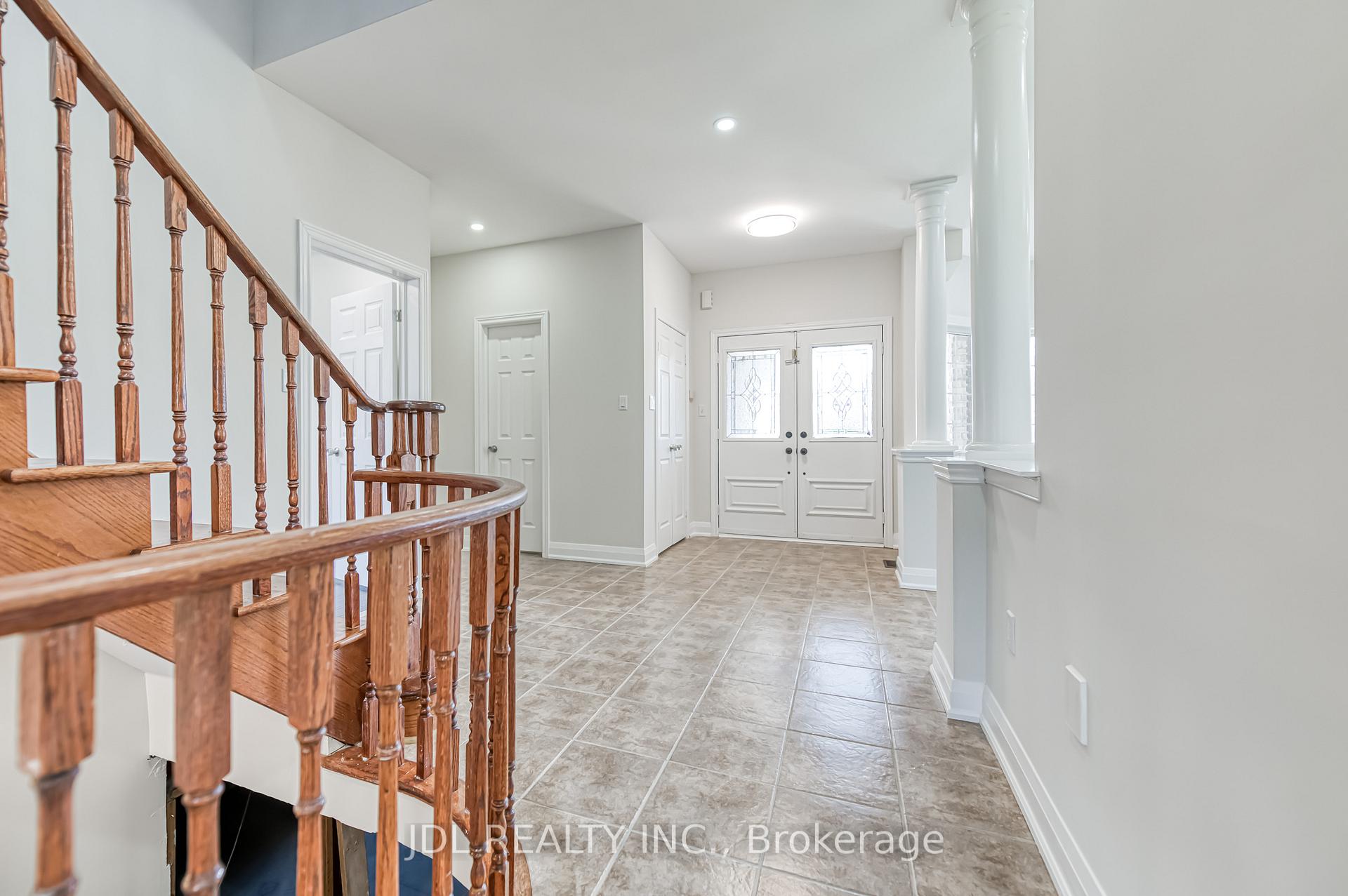 Photo 19 of 63 Joseph Crescent, Barrie, Painswick South — HOMEH