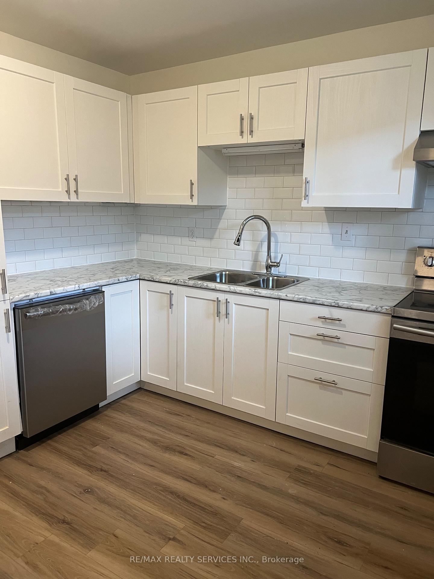 Photo 2 of Unit 49, 93 Hansen Road N, Brampton, Madoc — HOMEH