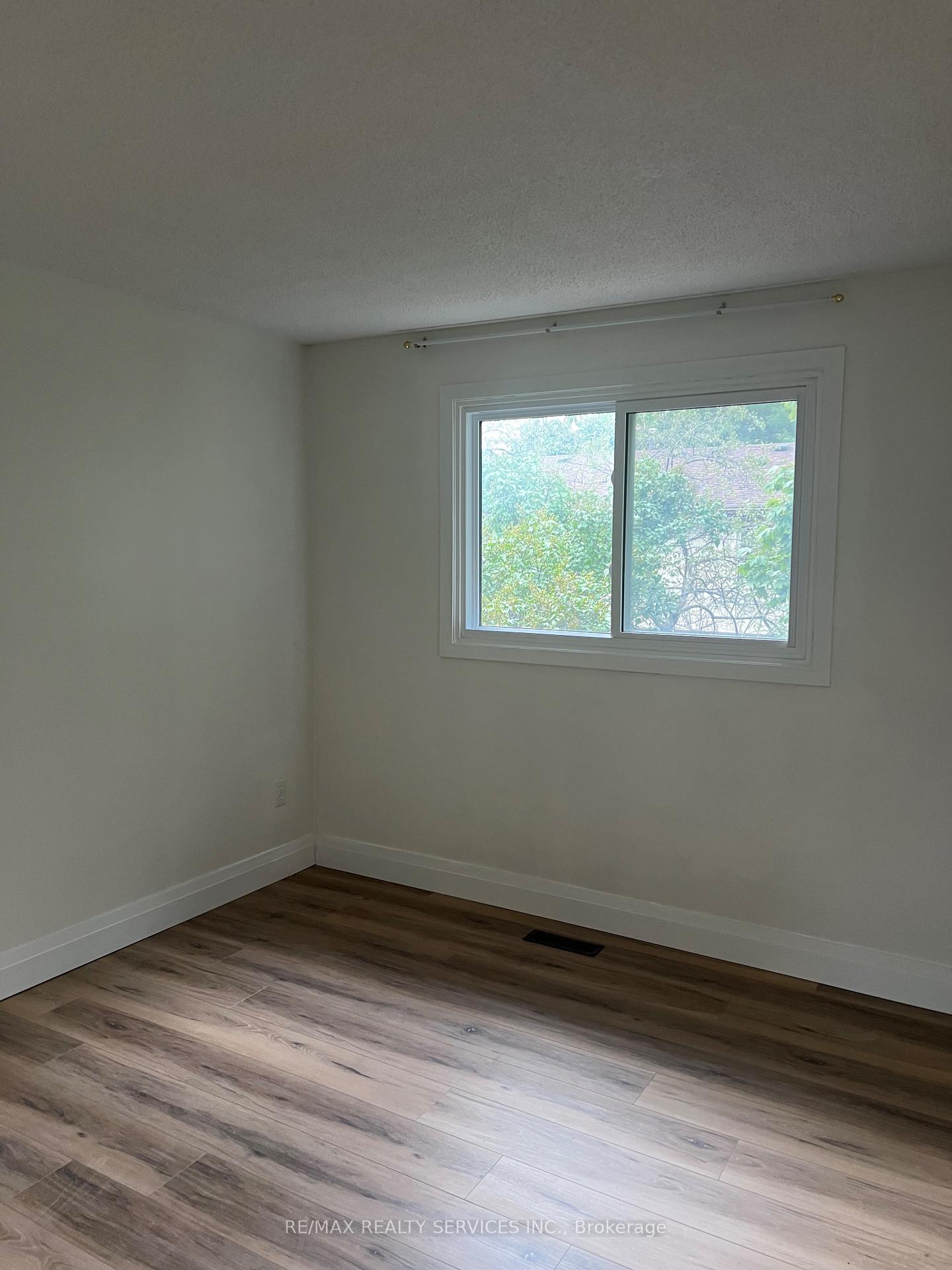 Photo 14 of Unit 49, 93 Hansen Road N, Brampton, Madoc — HOMEH