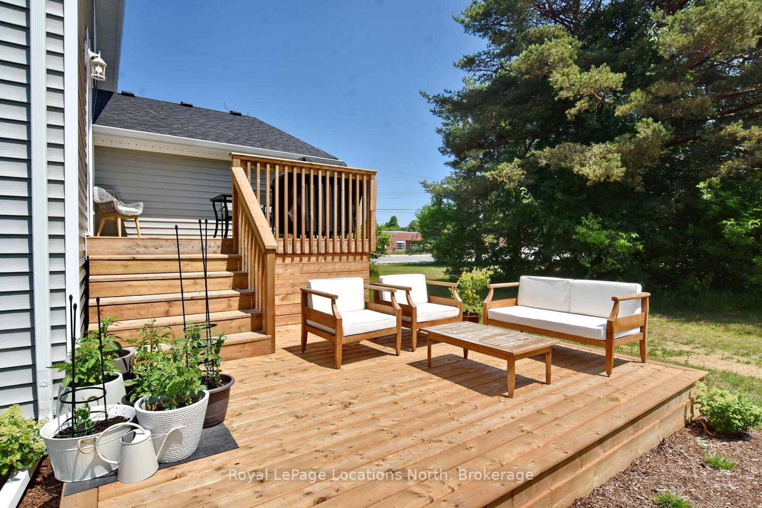 Photo 3 of 11 Locke Avenue, Clearview, Stayner — HOMEH