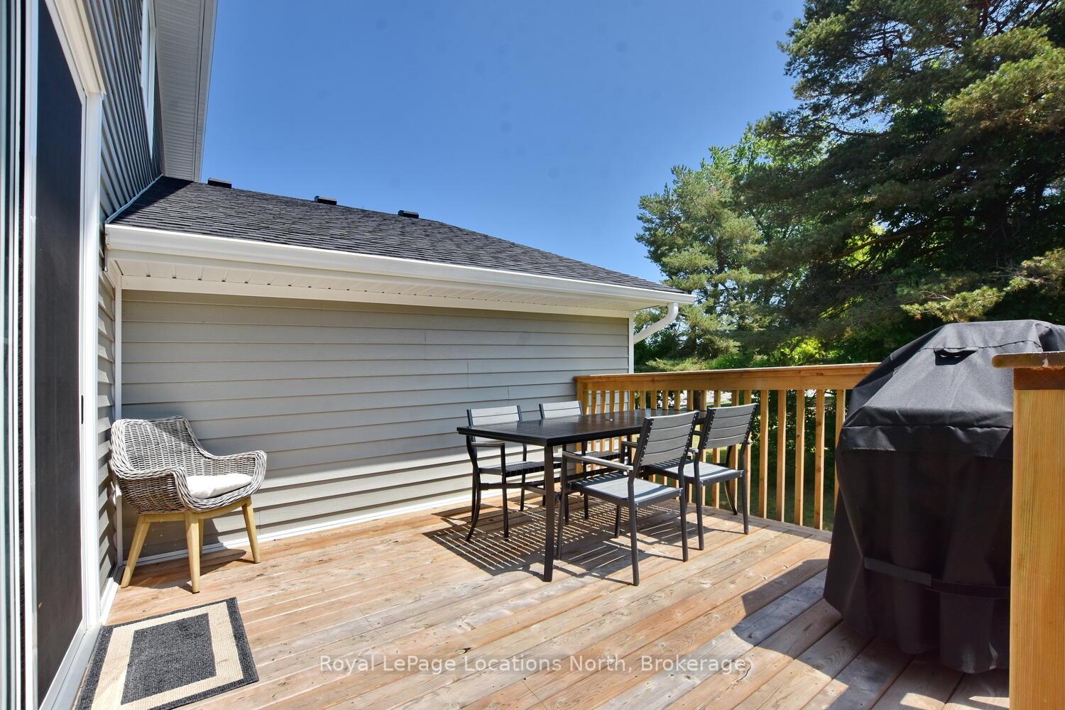 Photo 8 of 11 Locke Avenue, Clearview, Stayner — HOMEH