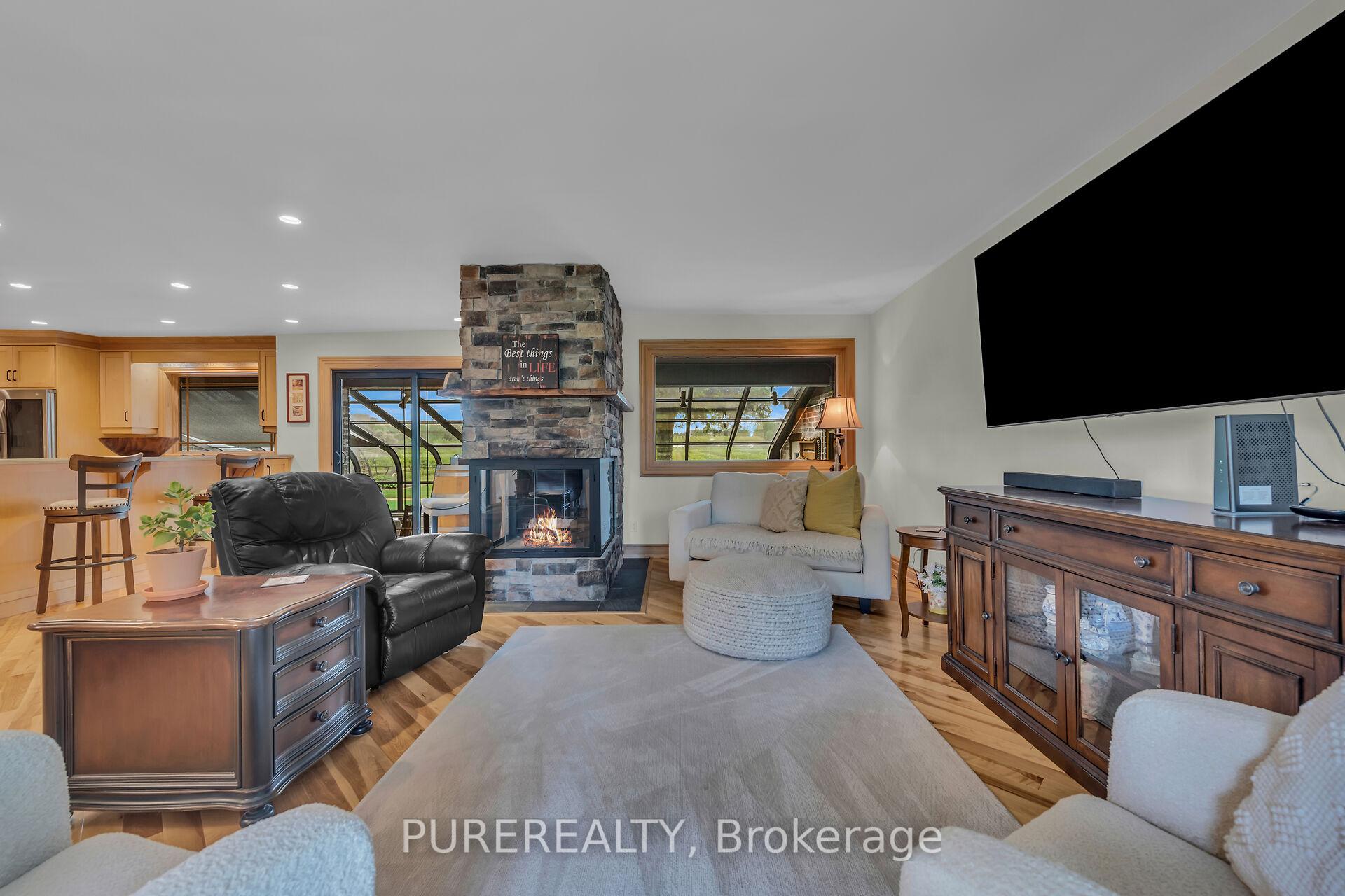 Photo 6 of 740 Ridge Road, Hamilton, Rural Stoney Creek — HOMEH