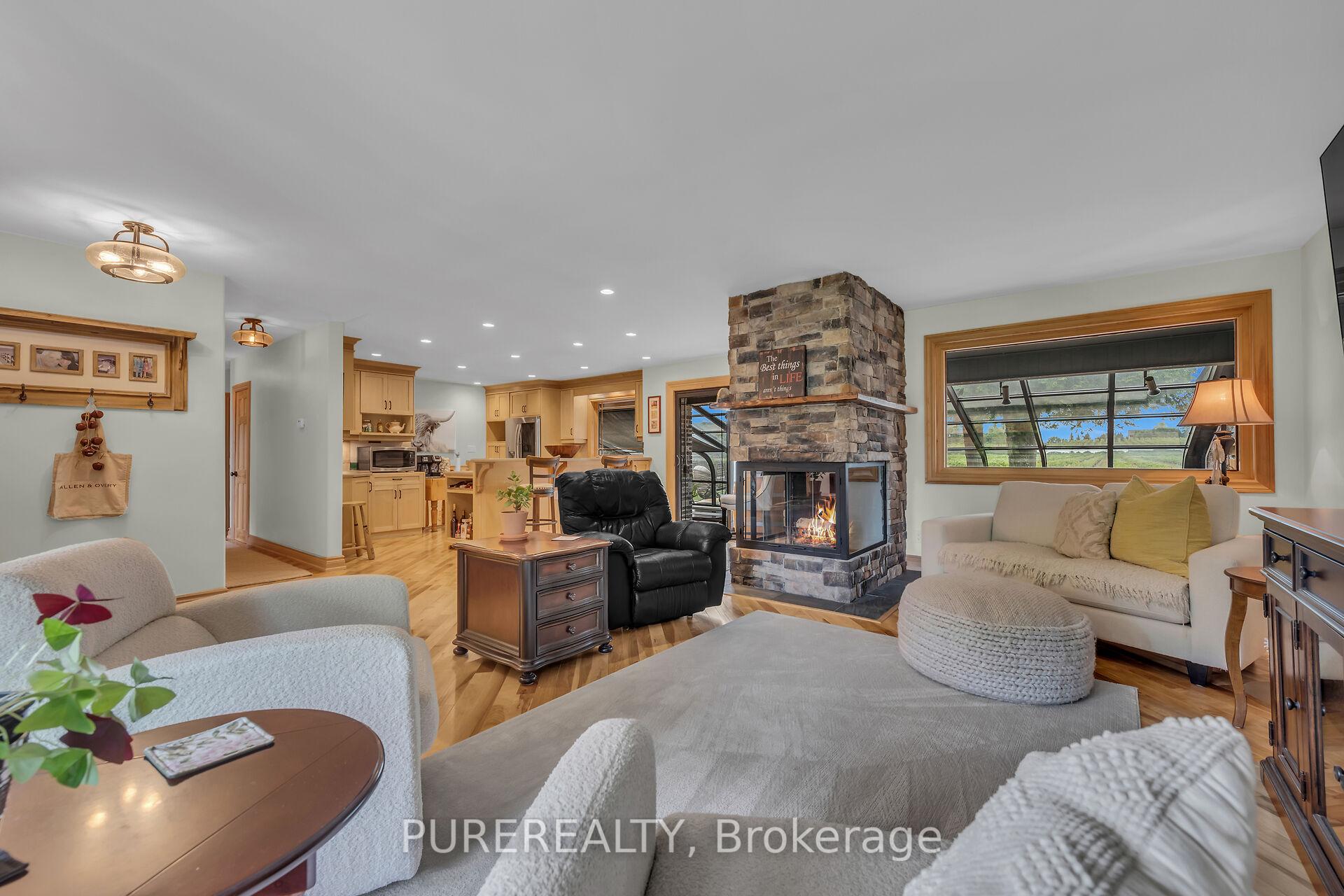 Photo 7 of 740 Ridge Road, Hamilton, Rural Stoney Creek — HOMEH