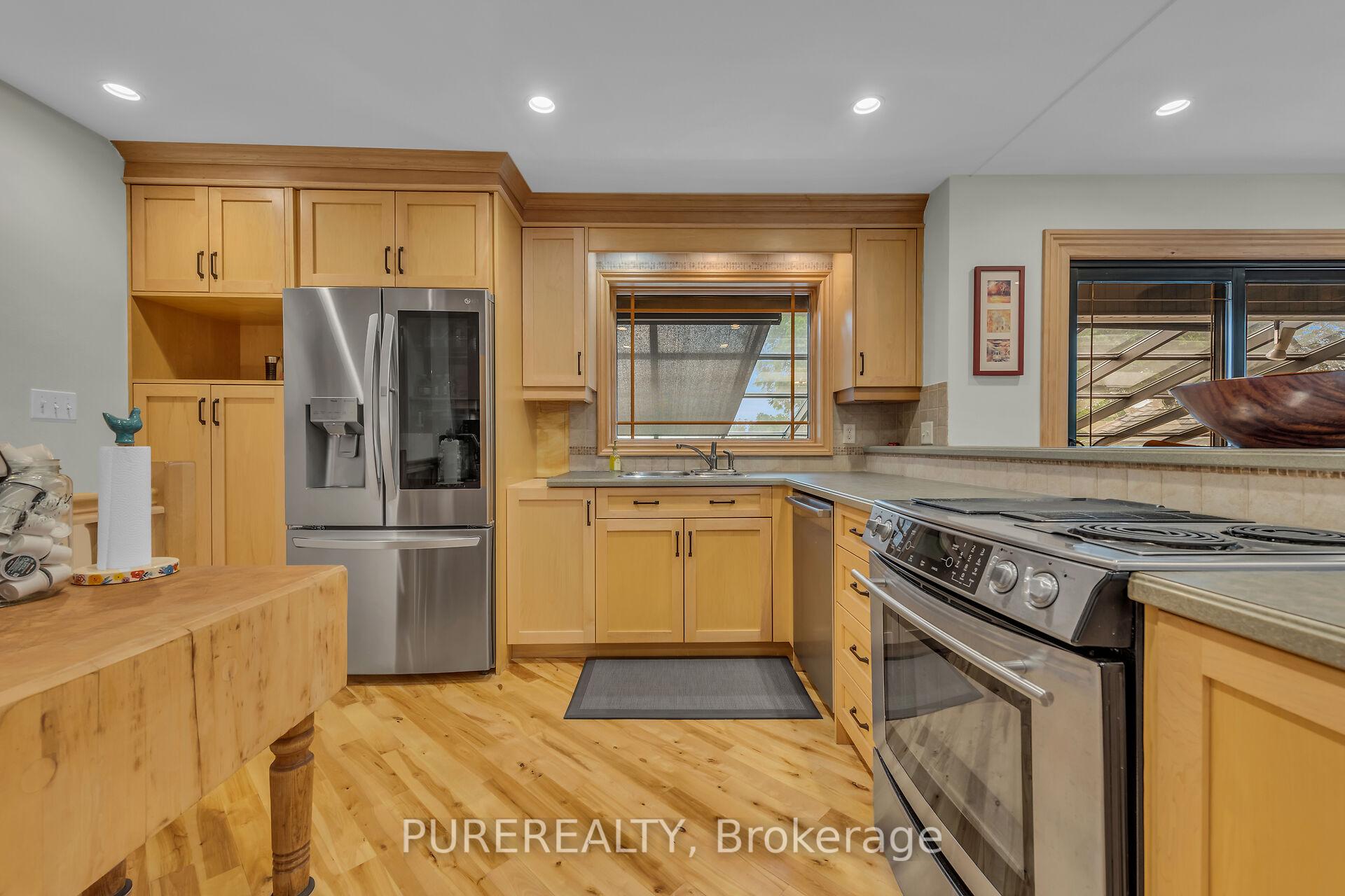 Photo 12 of 740 Ridge Road, Hamilton, Rural Stoney Creek — HOMEH