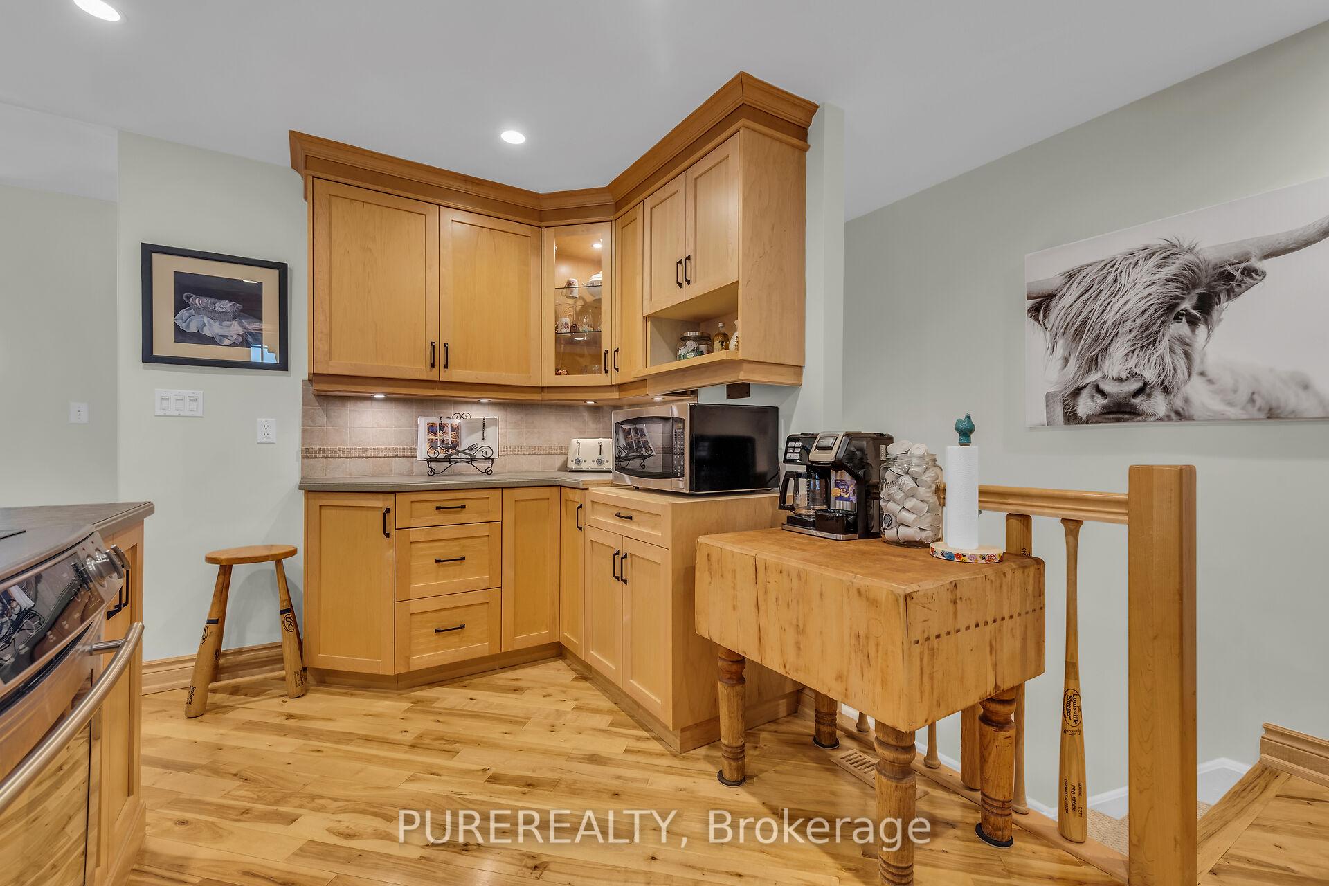 Photo 13 of 740 Ridge Road, Hamilton, Rural Stoney Creek — HOMEH